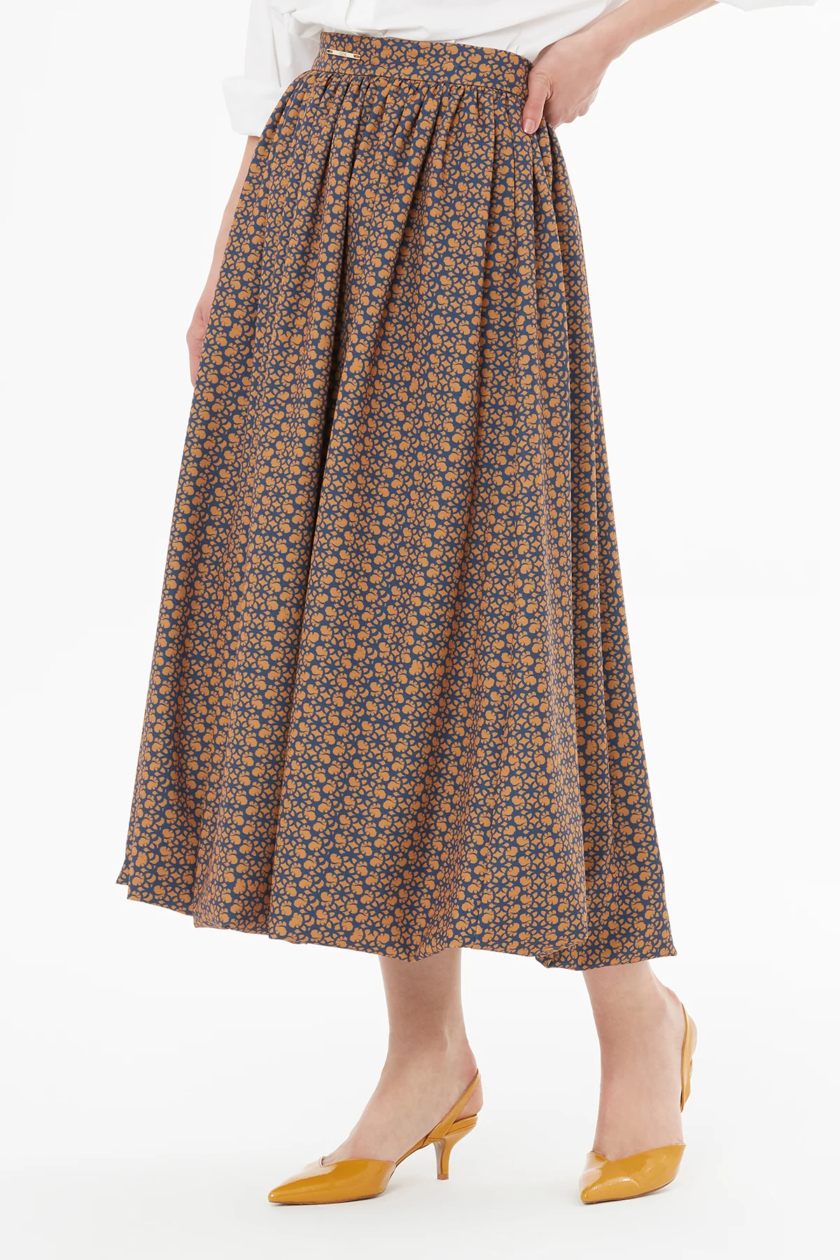 Balloon Skirt with Logo Pattern - Image 5