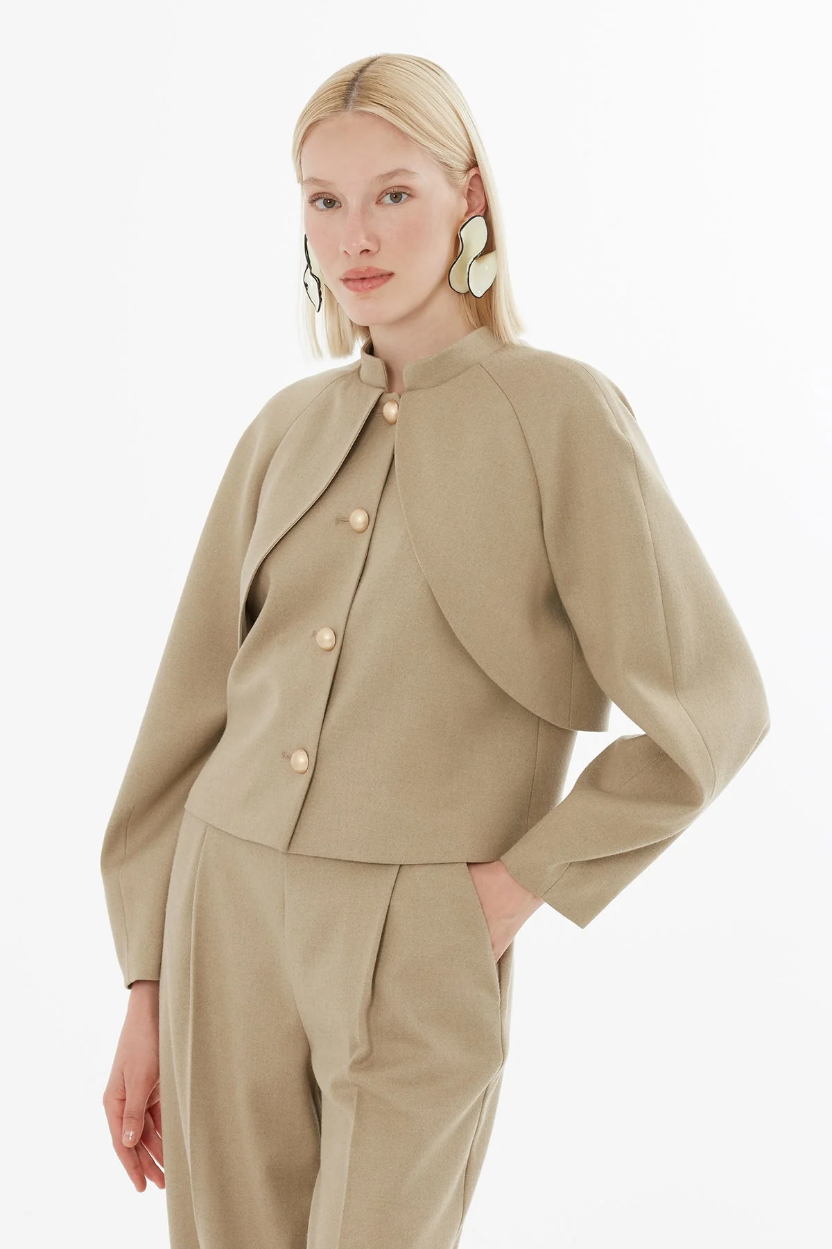Beige Buttoned Short Jacket Suit - Image 3