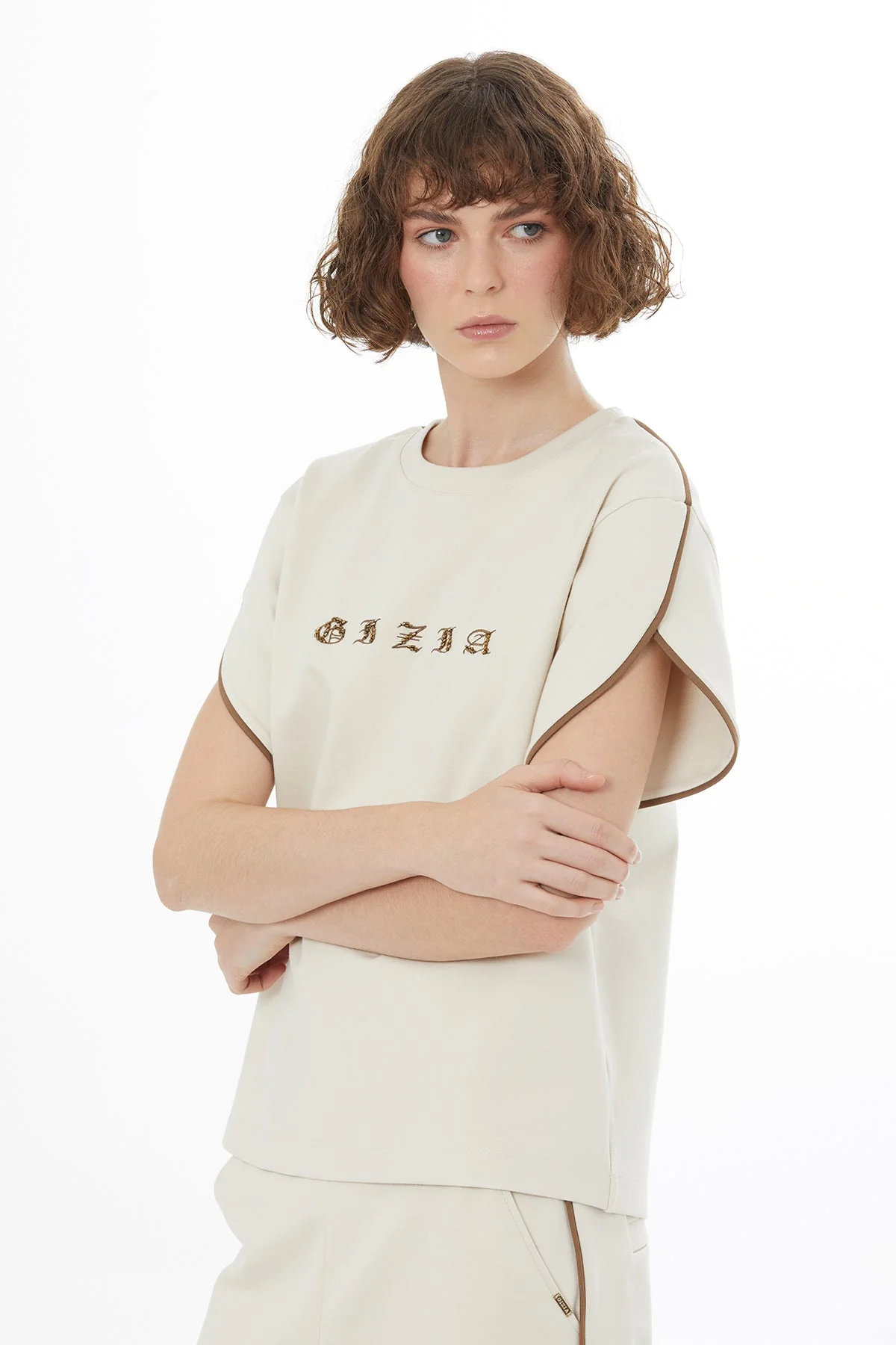 Beige Embroidered Detail T-Shirt - Image 3