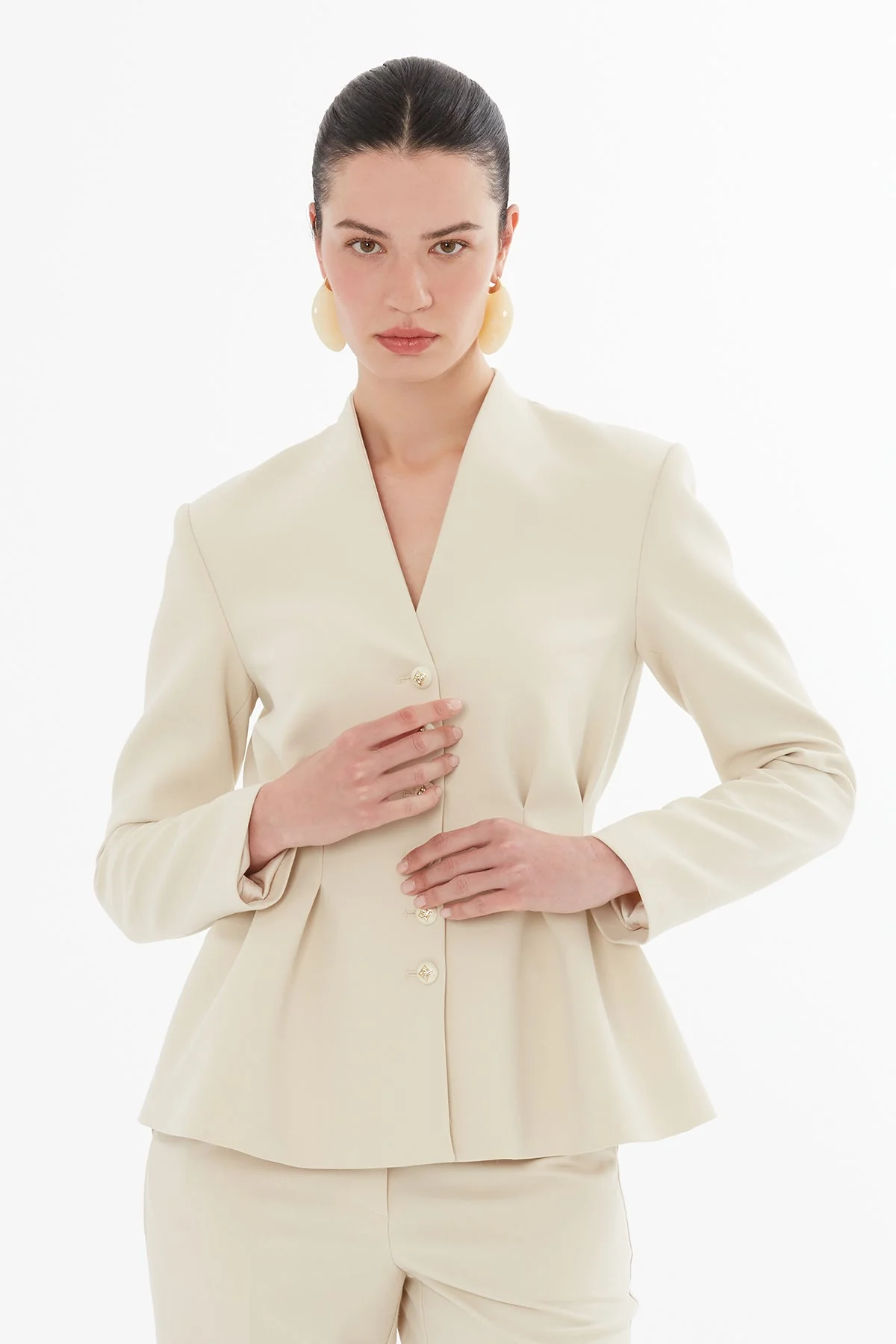 Beige Jacket and Carrot Pants Suit - Image 3