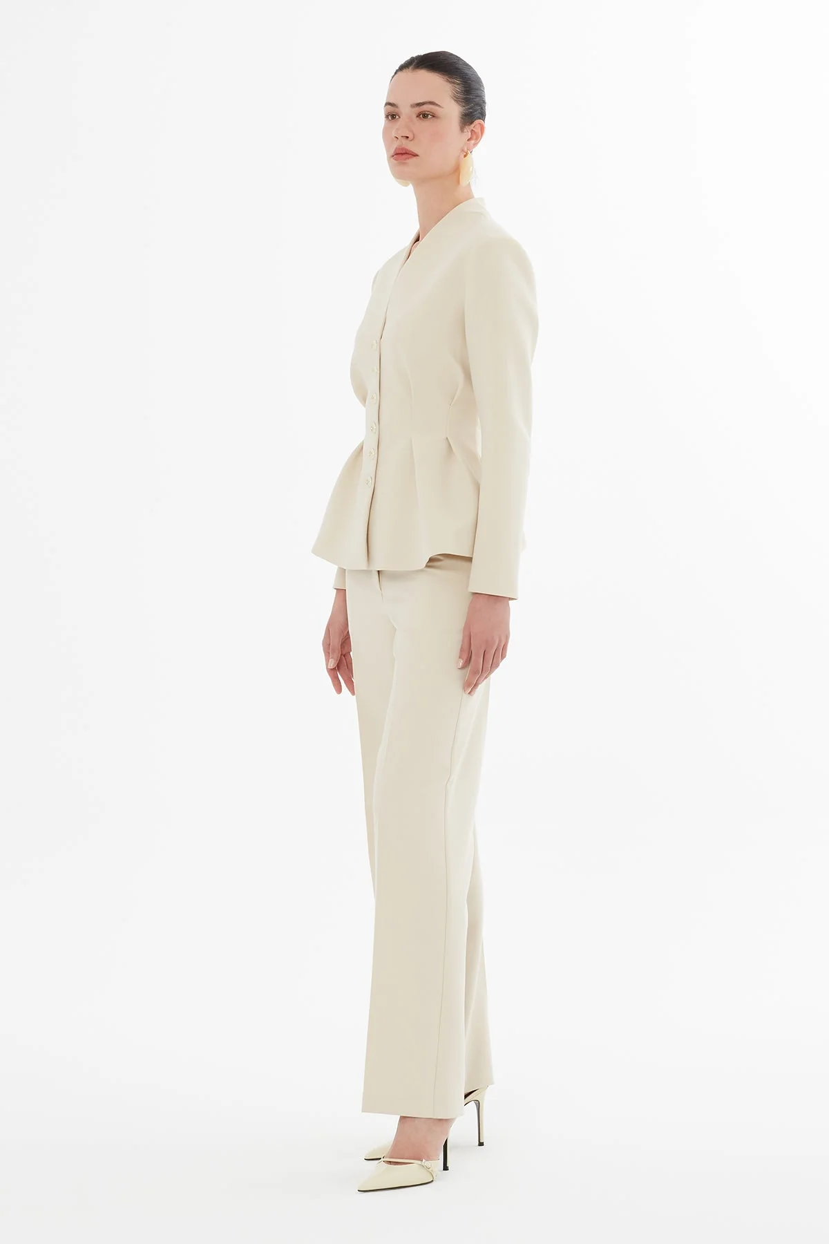 Beige Jacket and Carrot Pants Suit - Image 4