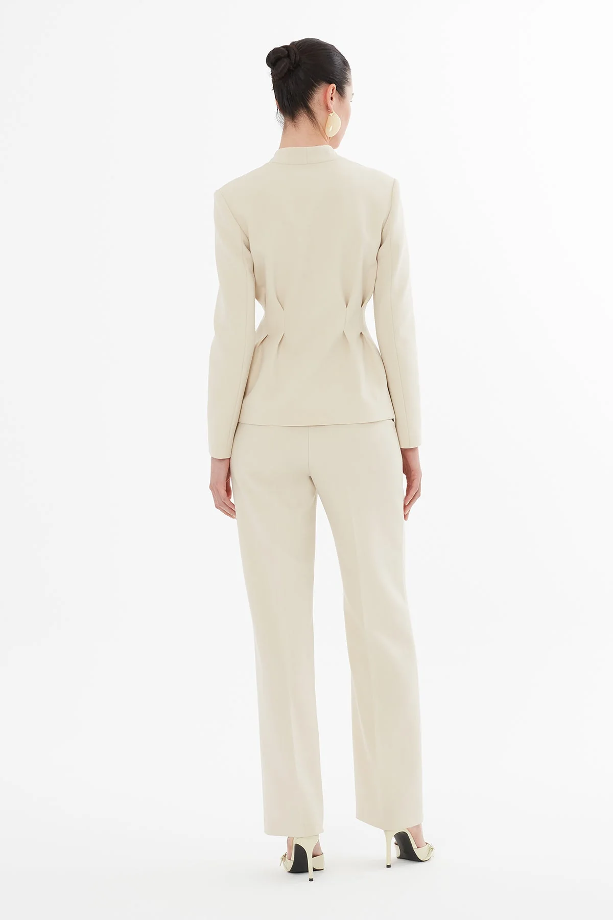 Beige Jacket and Carrot Pants Suit - Image 5