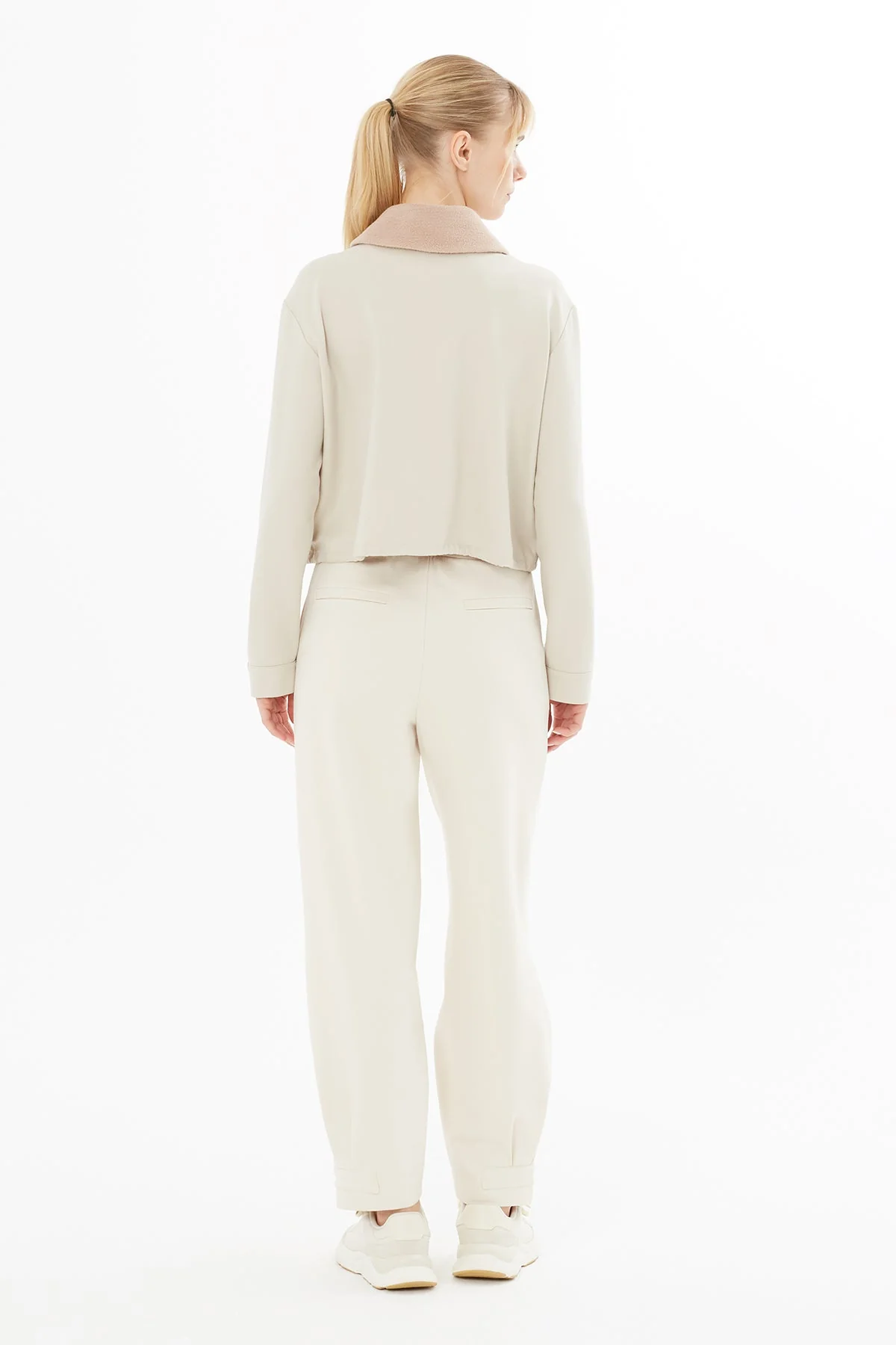 Beige Jacket with Knitted Collar Detail - Image 4