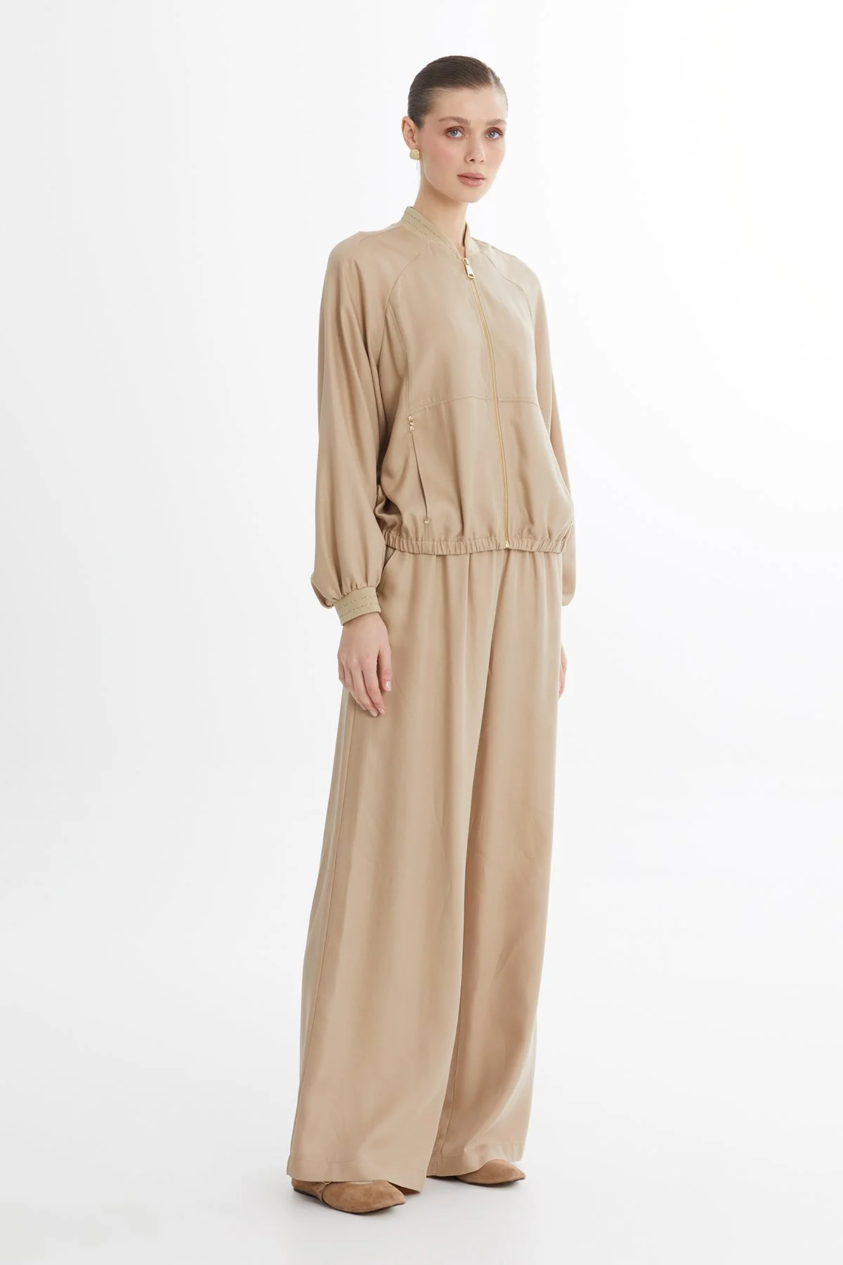 Beige Knitted Collar Sweat Set - Image 3