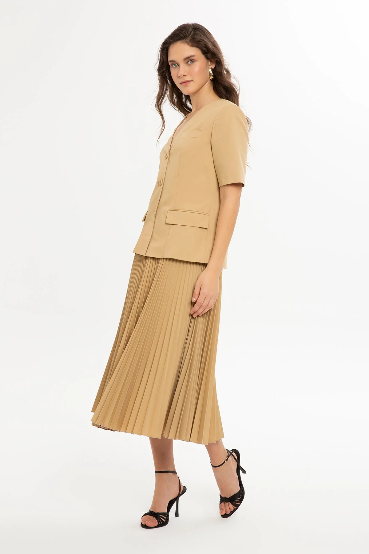 Beige Pleated Short-Sleeved Long Dress - Image 3