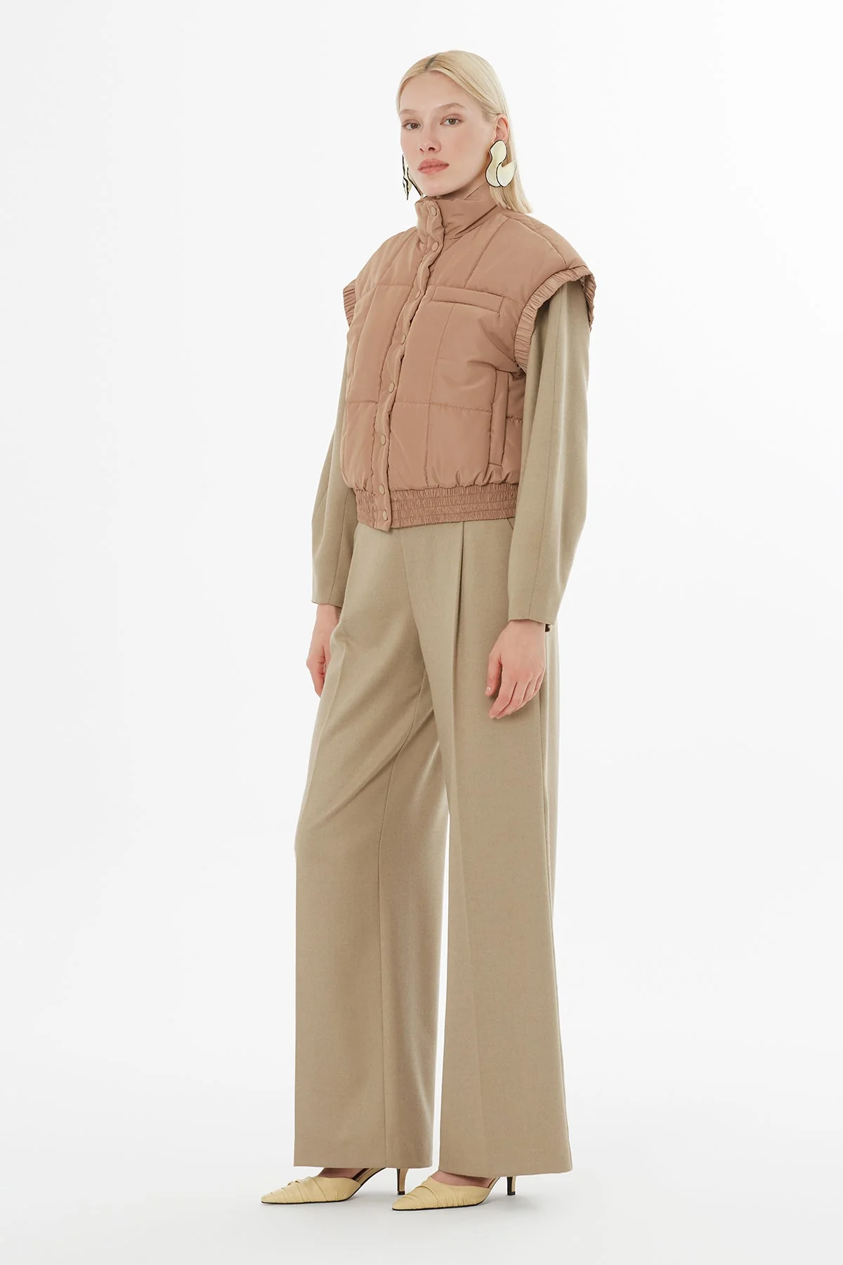 Beige Snap-Fastener Elasticated Puffer Vest - Image 3