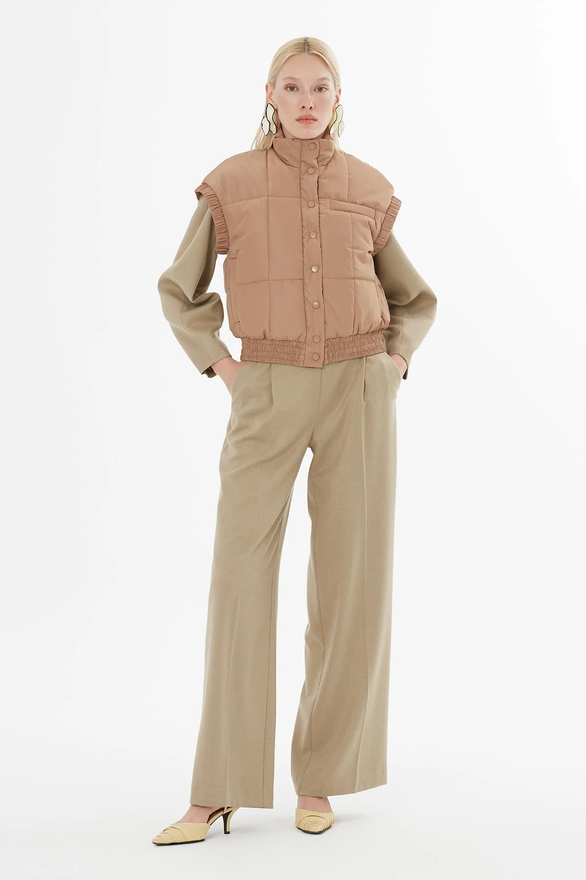 Beige Snap-Fastener Elasticated Puffer Vest - Image 4