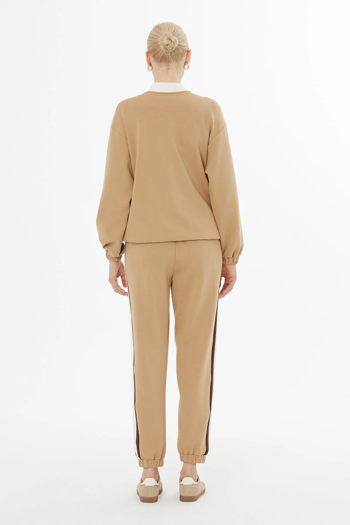 Beige Tracksuit Set with Knit Collar - Image 5