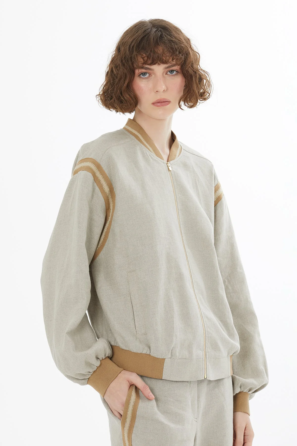 Beige Zip-Front Linen Jacket - Image 3