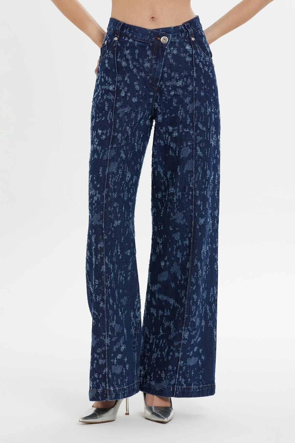 Belted Pleated Wide-Leg Jeans - Image 2