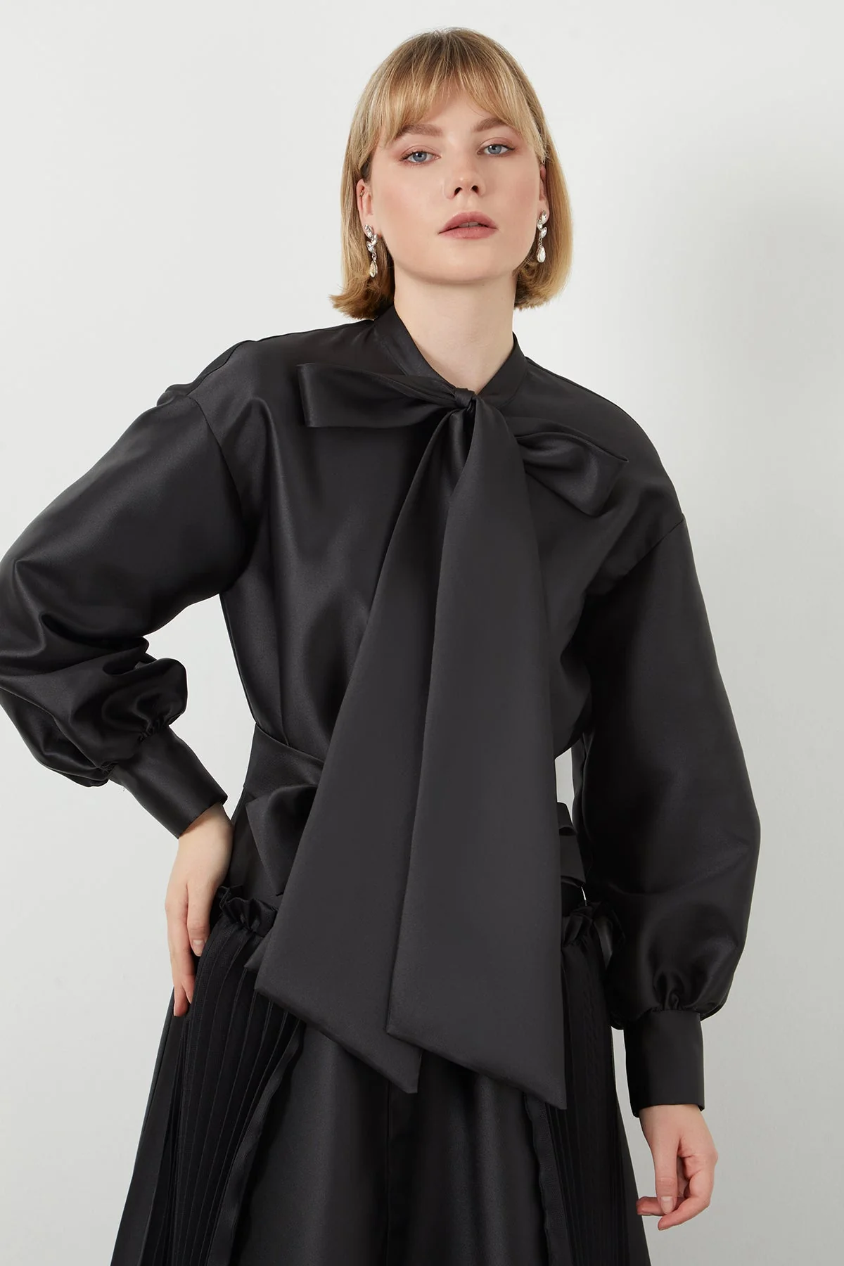 Black Bow-Detail Midi Dress - Image 3