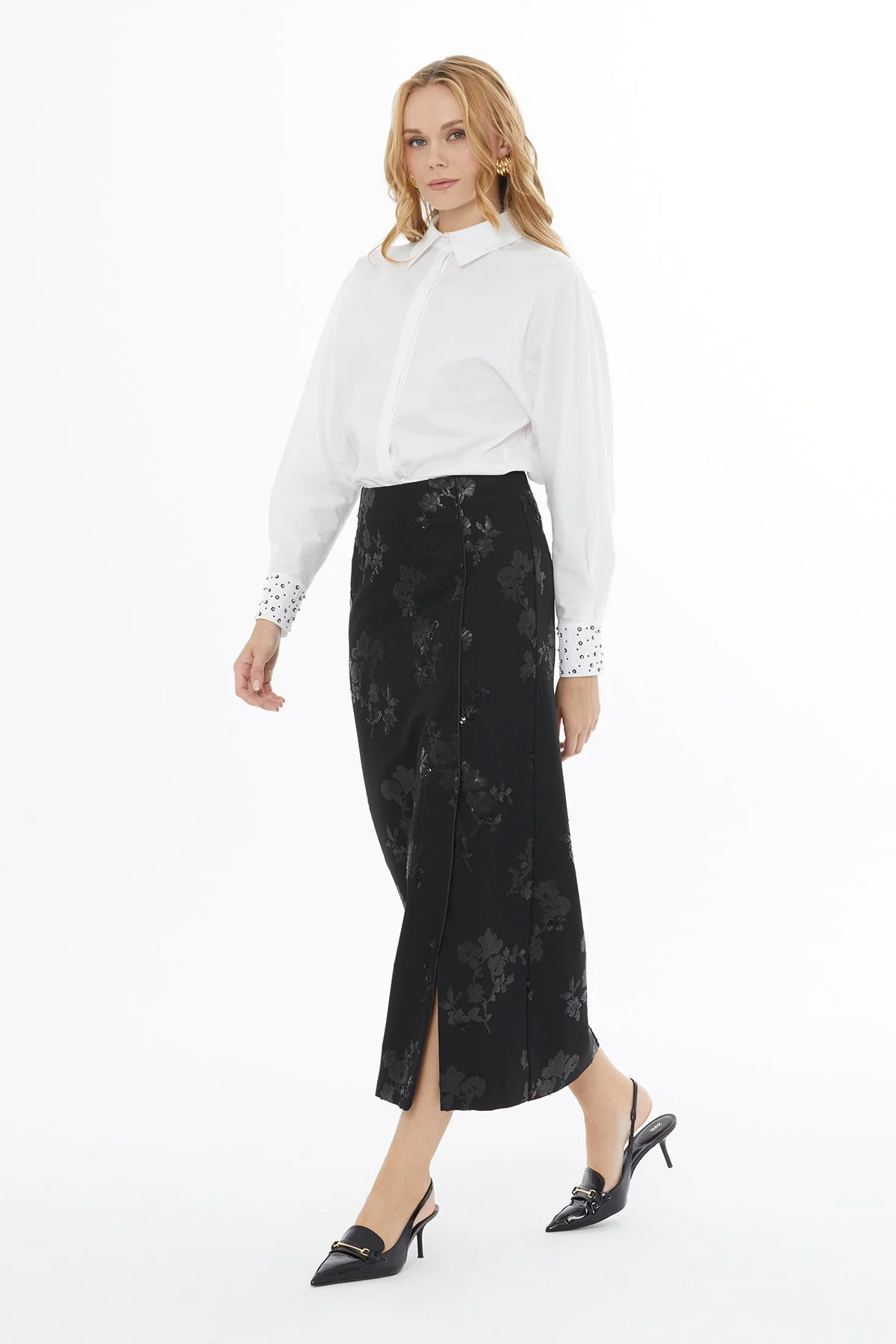 Black Embroidered Skirt with Front Slit - Image 3