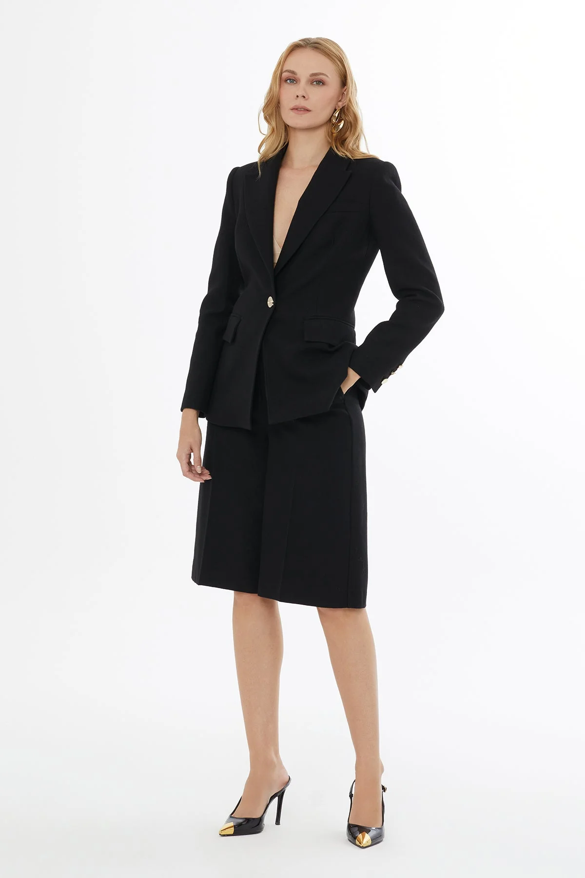 Black Jacket with Back Closure - Image 4