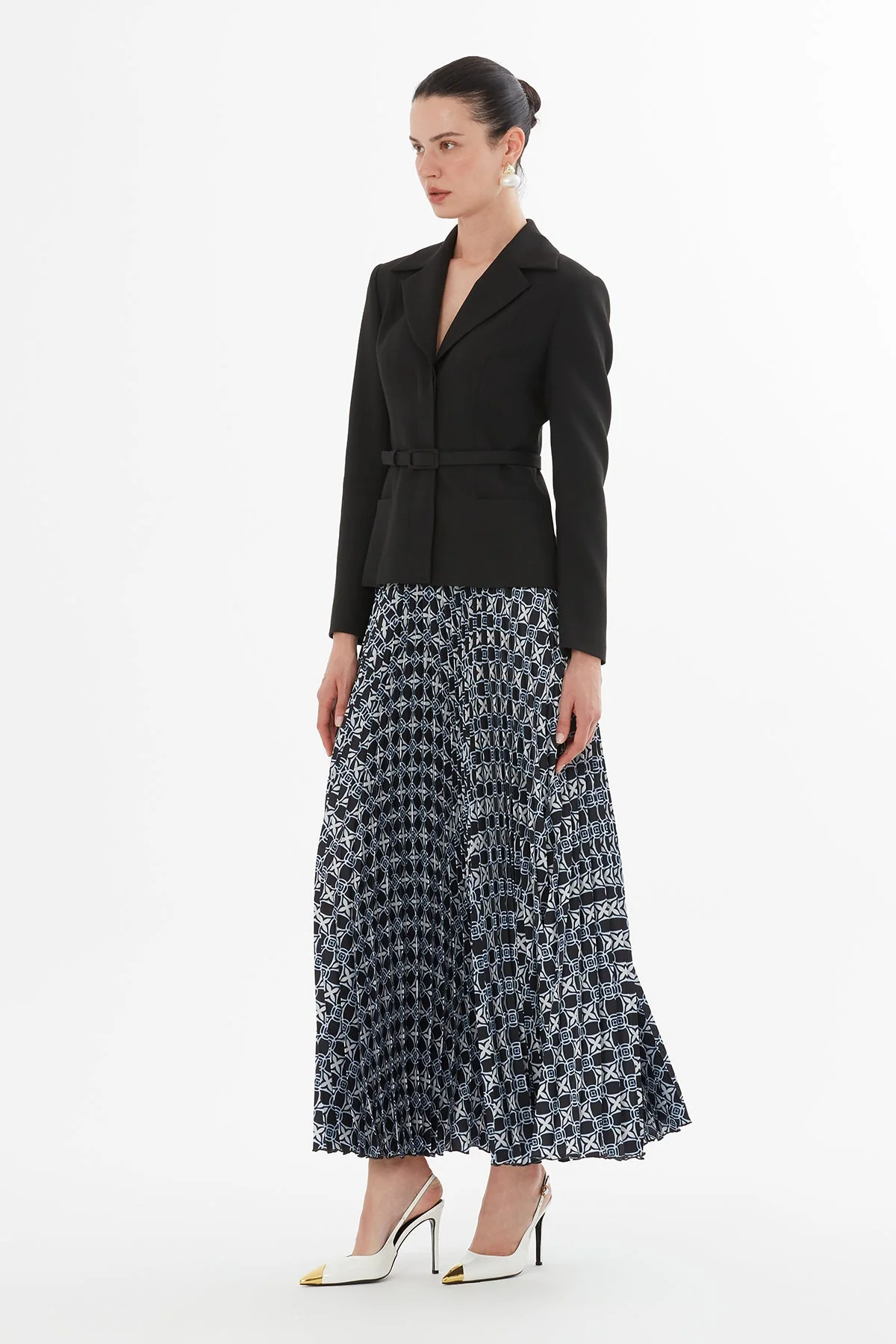 Black Pleated Maxi Skirt Suit - Image 3