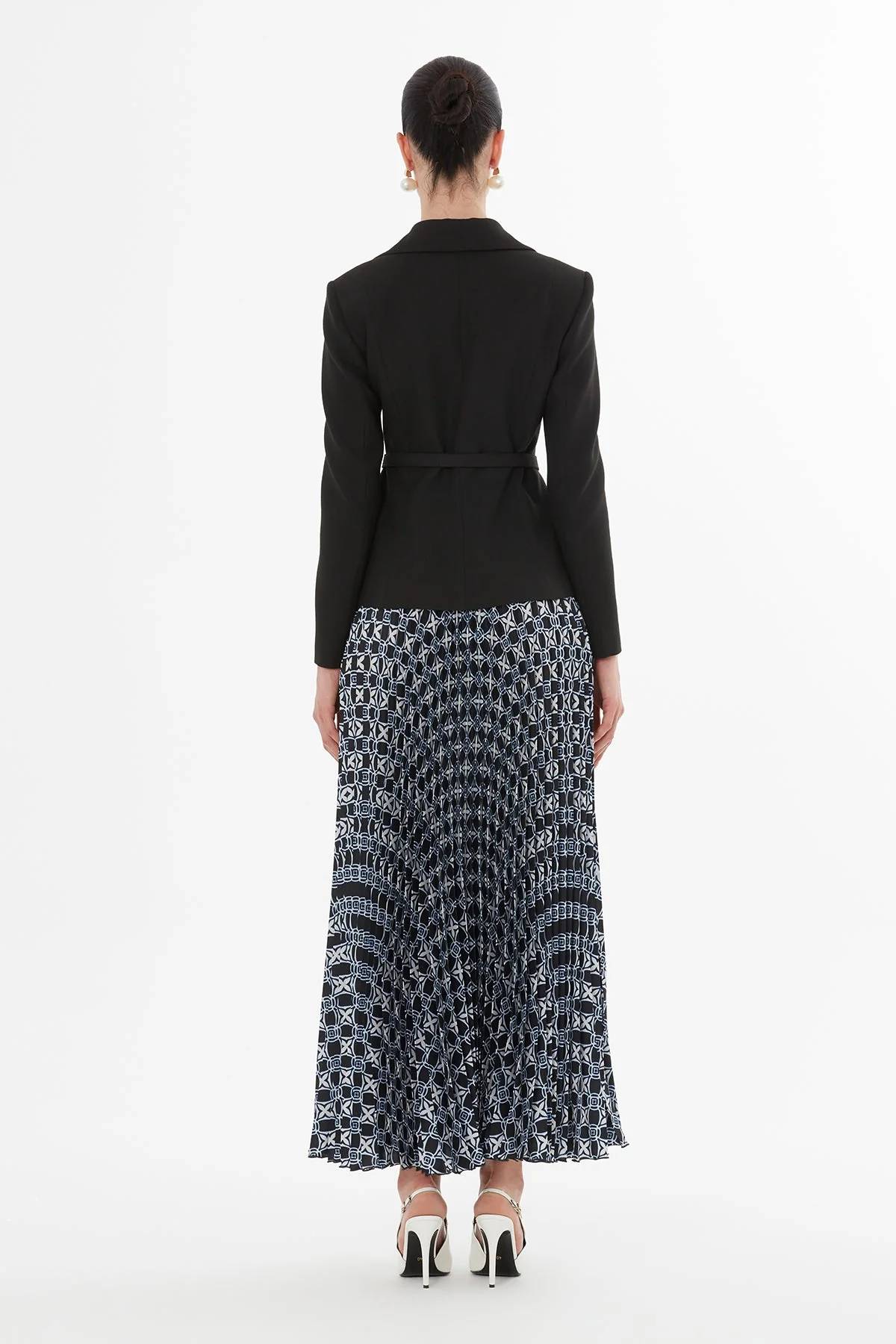 Black Pleated Maxi Skirt Suit - Image 4