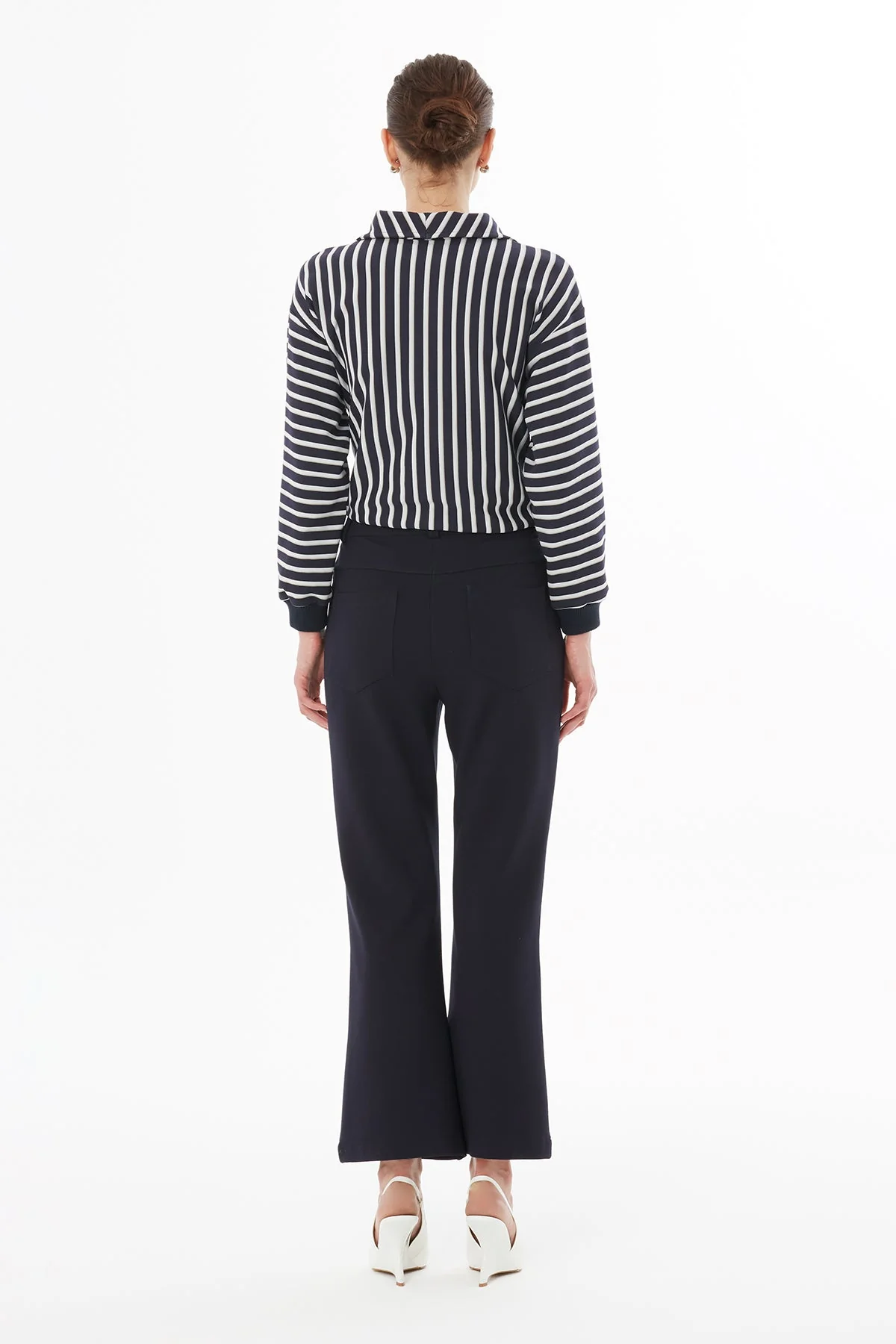 Black Short Wide-Leg Trousers - Image 4
