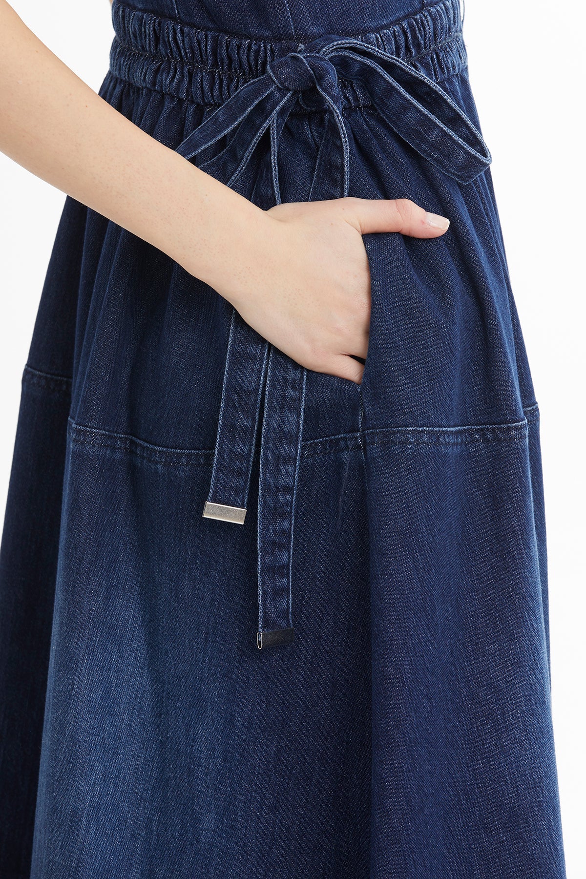 Blue Gathered Waist Sleeveless Denim Midi Dress - Image 3
