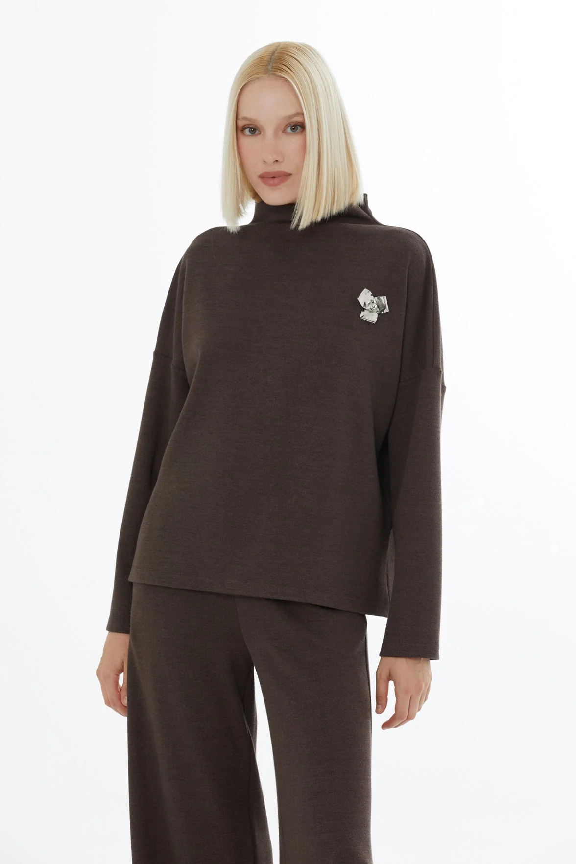 Brooch-Detail Elastic Waist Tracksuit Set - Image 3