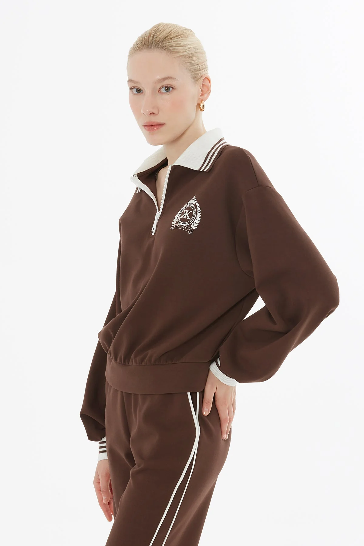 Brown Knitted-Collar Tracksuit Set - Image 3
