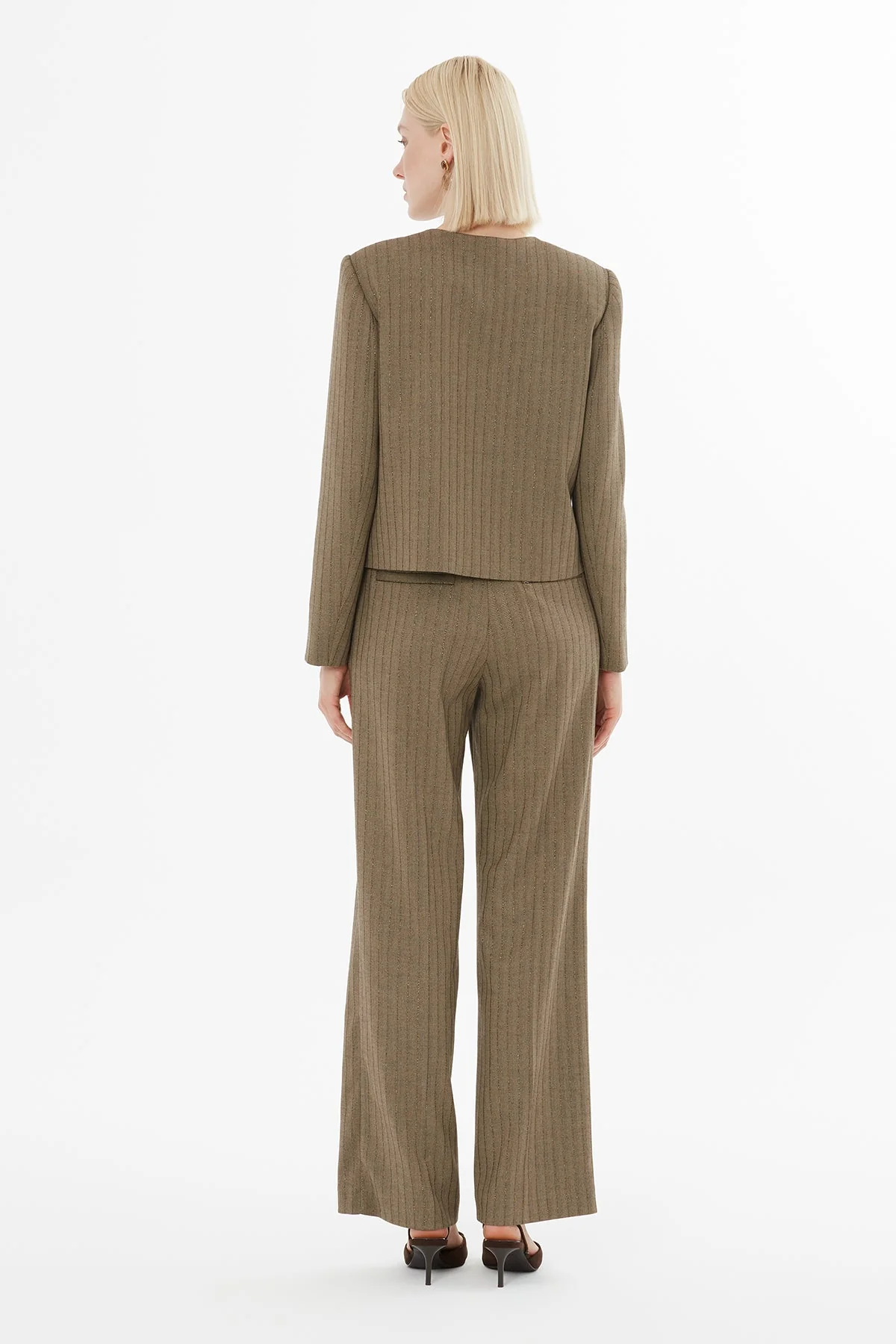 Brown Mono-Closure Jacket Suit - Image 5