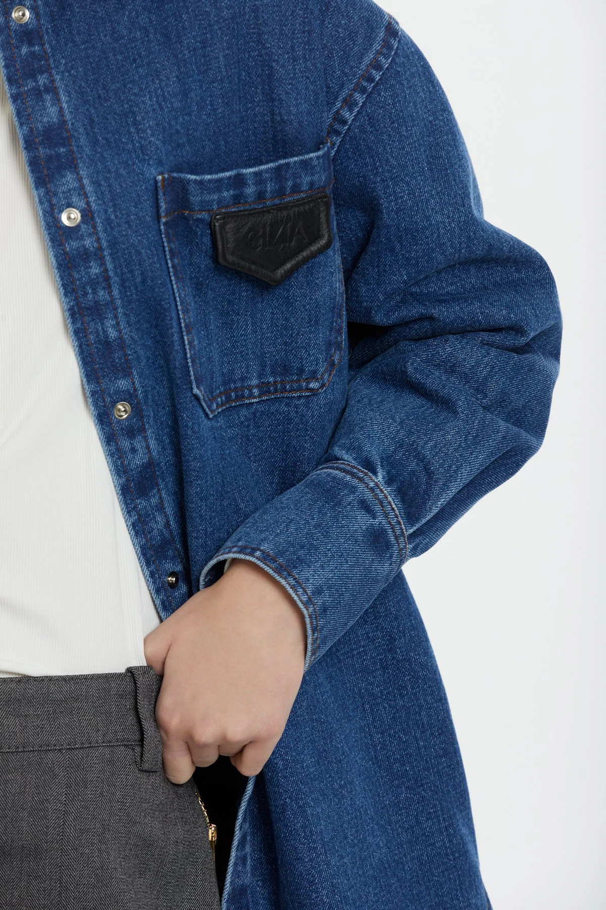 Contrast-Collar Denim Shirt - Image 3