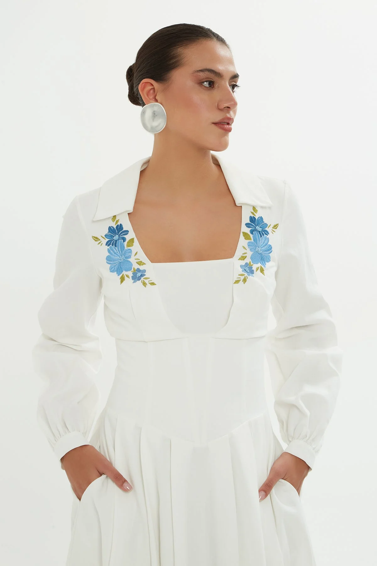 Corset-Style Embroide  Dress - Image 4