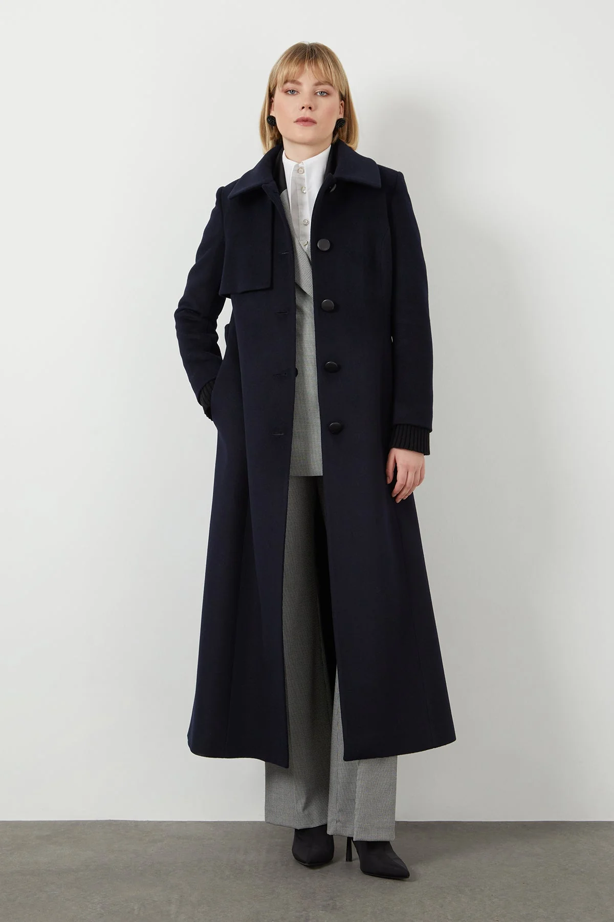 Dark Long Cashmere Coat - Image 4