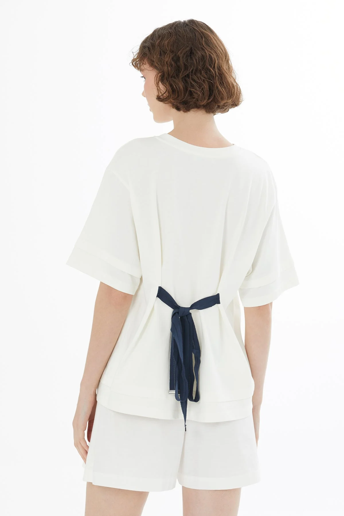 Ecru Accessory Detail T-Shirt - Image 5