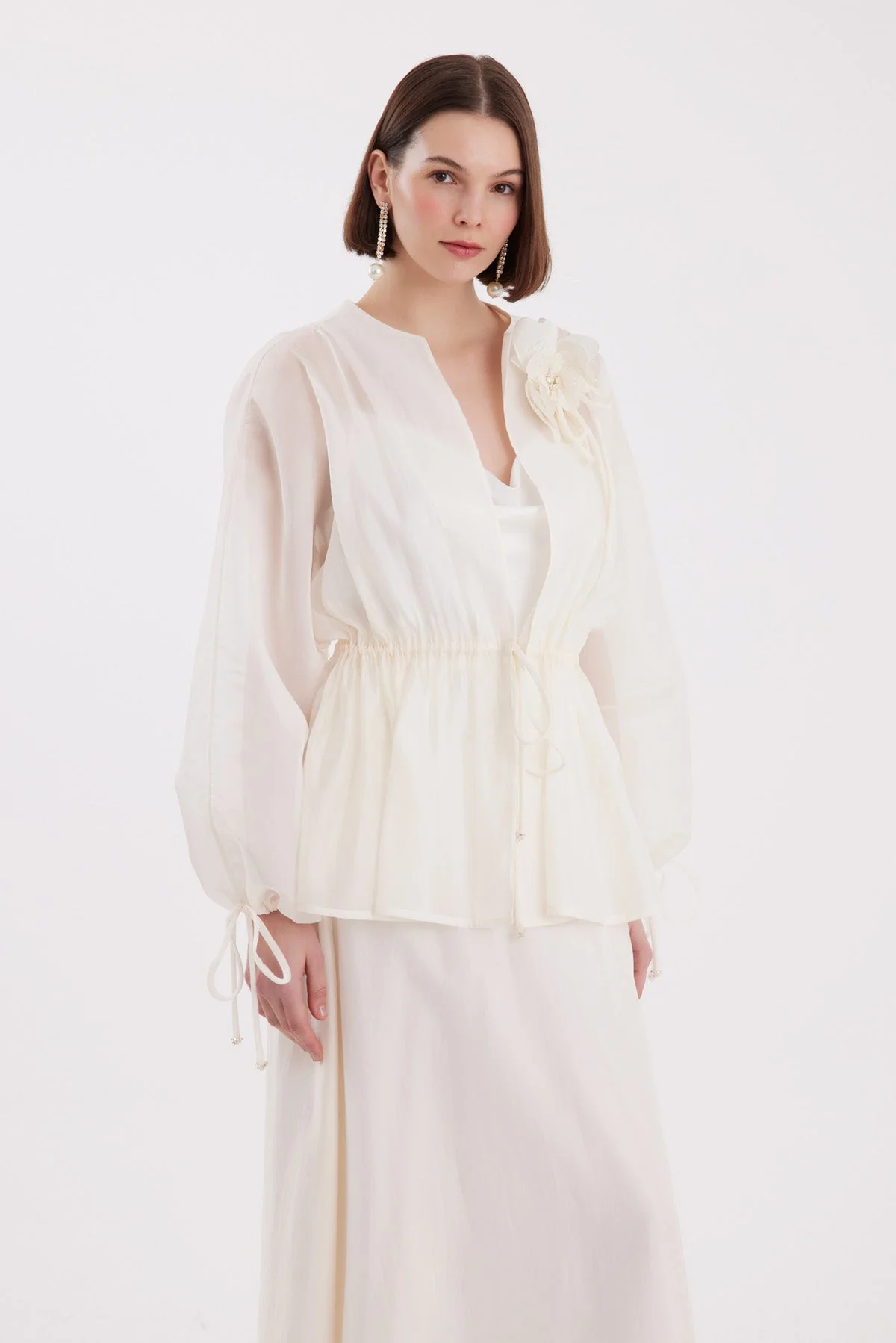 Ecru Balloon Silhouette Brooch Skirt Set