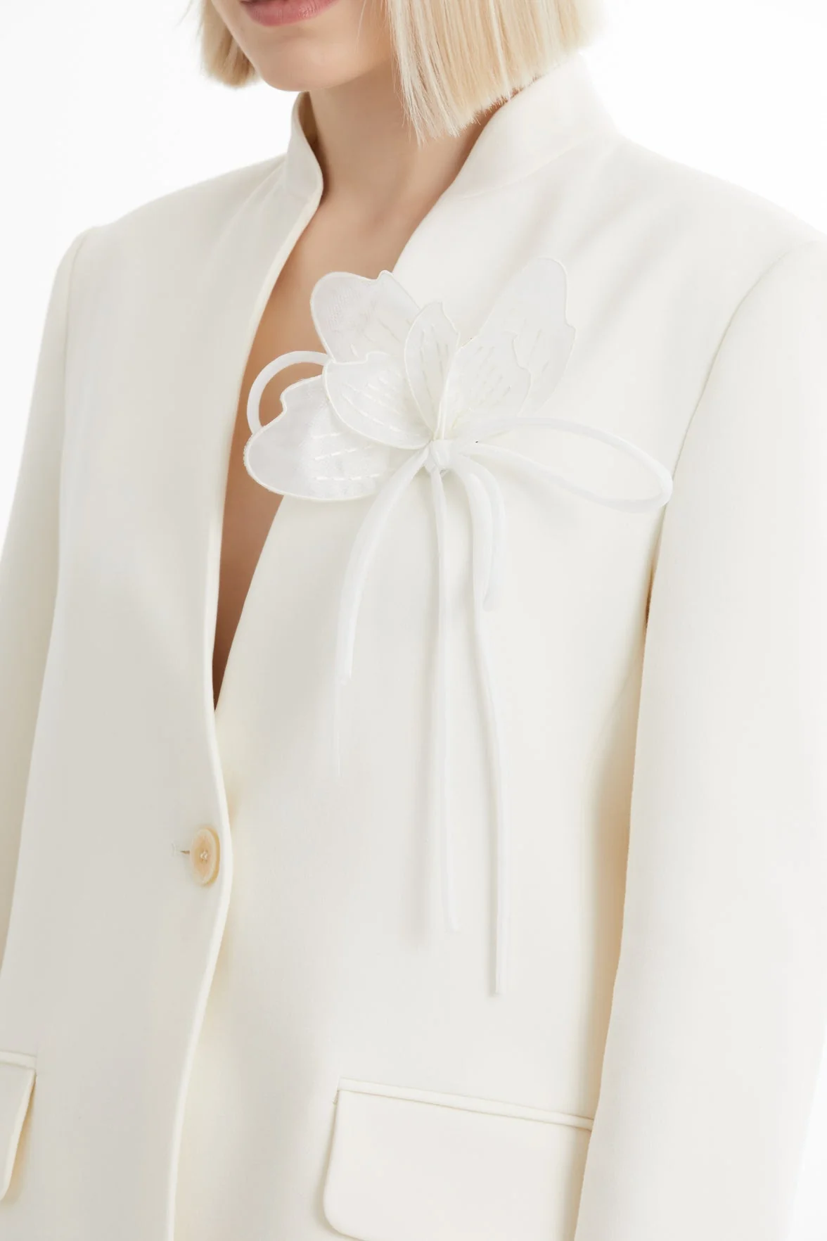 Ecru Floral Detail Blazer Suit - Image 2
