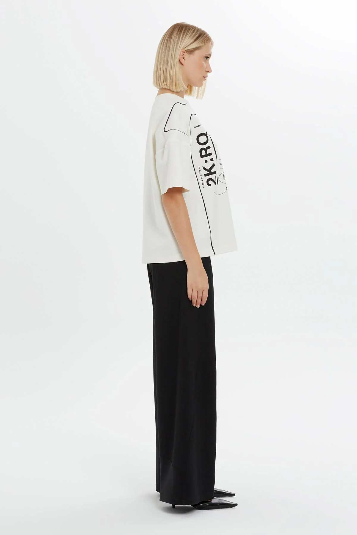 Ecru Graphic Printed T-Shirt - Image 5