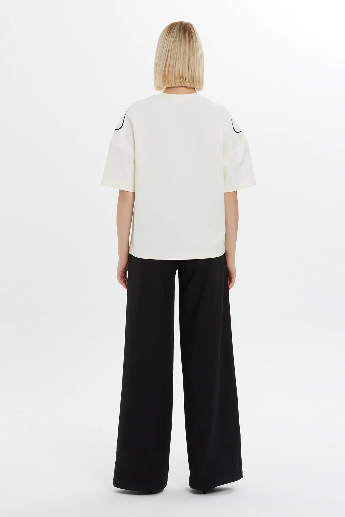 Ecru Graphic Printed T-Shirt - Image 6