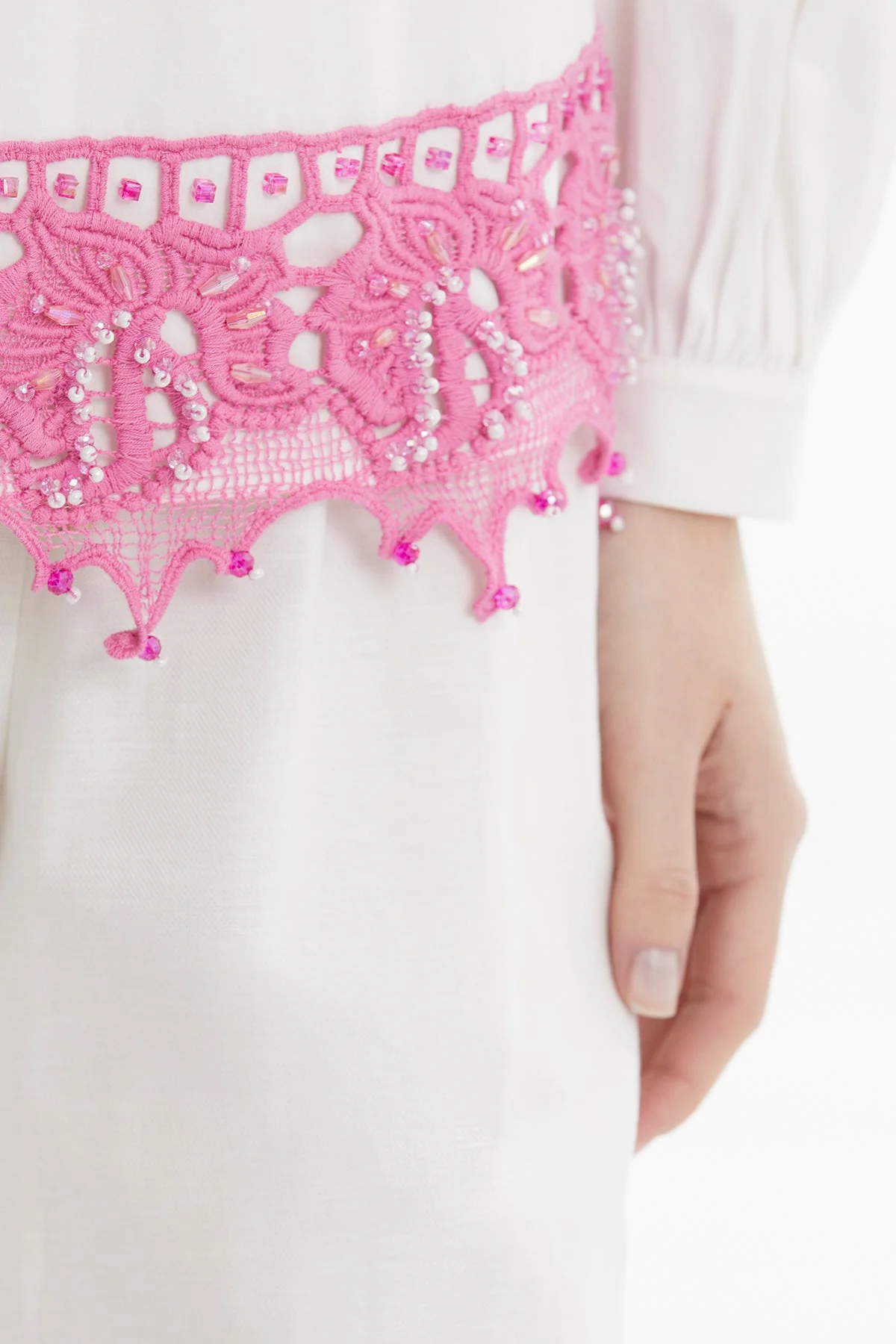 Ecru Guipure Embroidered Blouse - Image 4