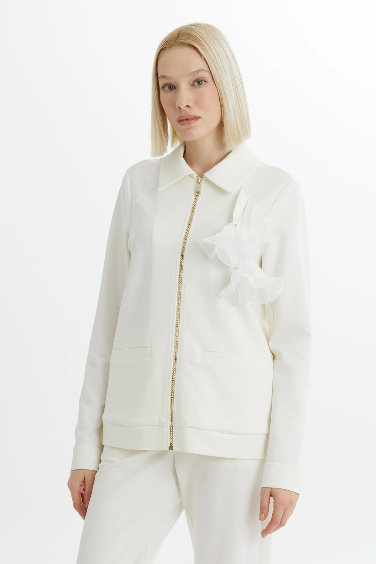 Ecru Jacket and Pants Sweatshirt Set - Image 4