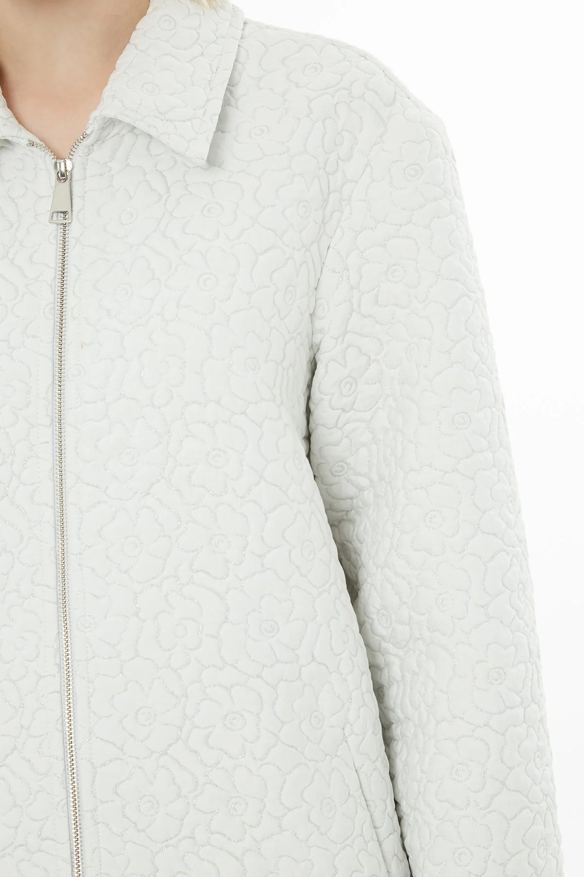 Ecru Jacket with Floral Brooch - Image 3
