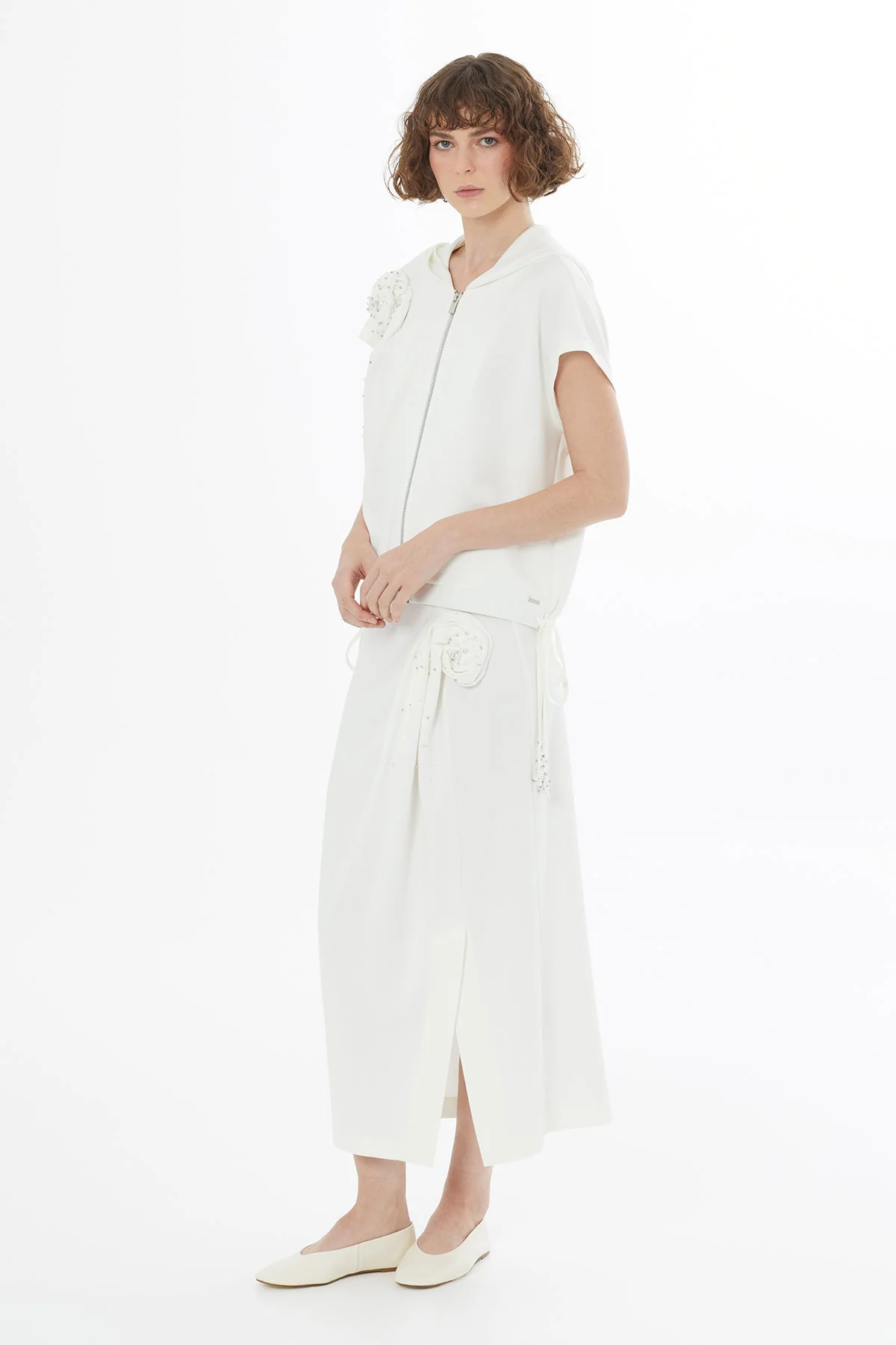 Ecru Rose Embroidered Sweatshirt - Image 4