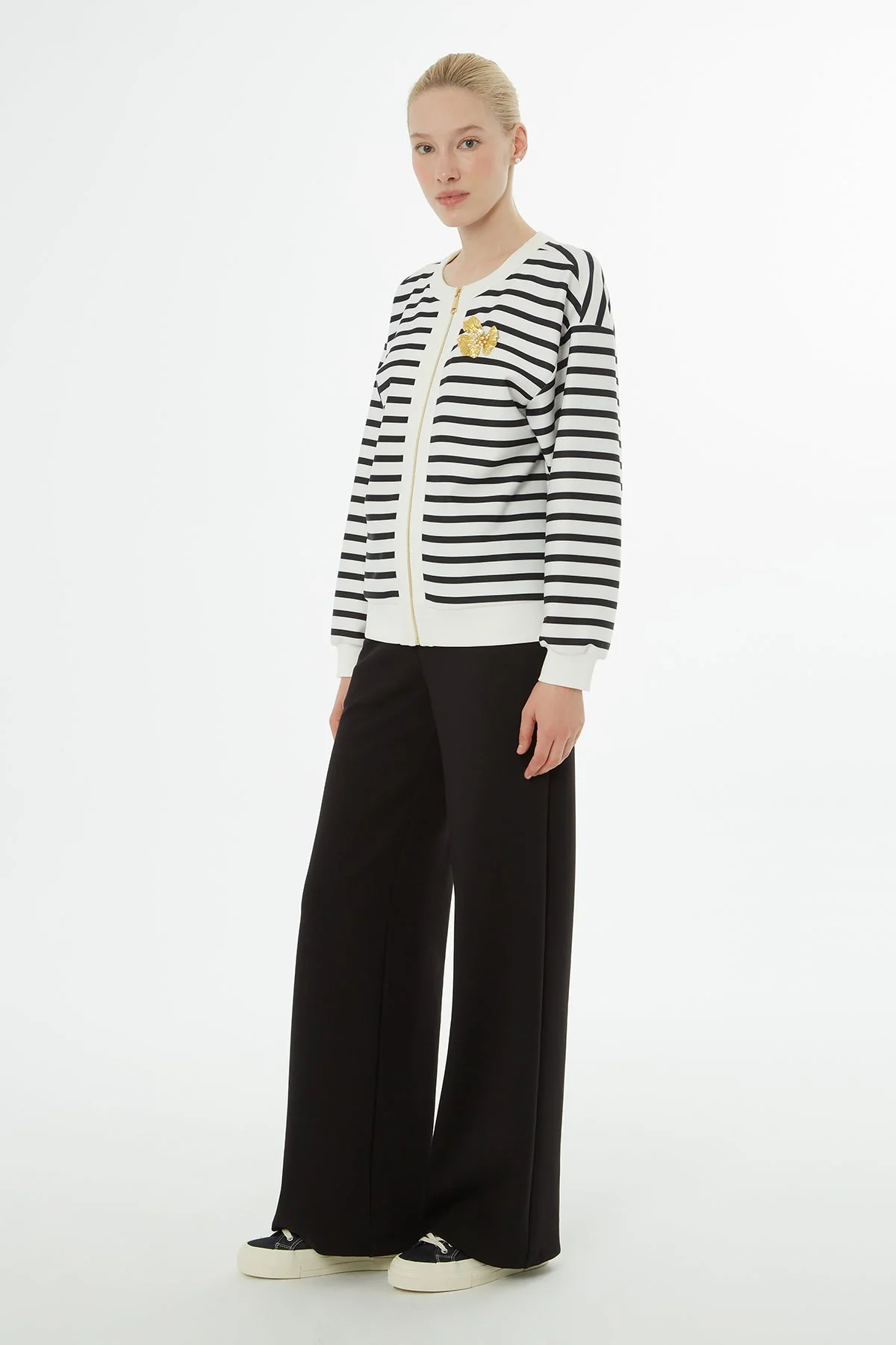Ecru Striped Cardigan Tracksuit Set - Image 4