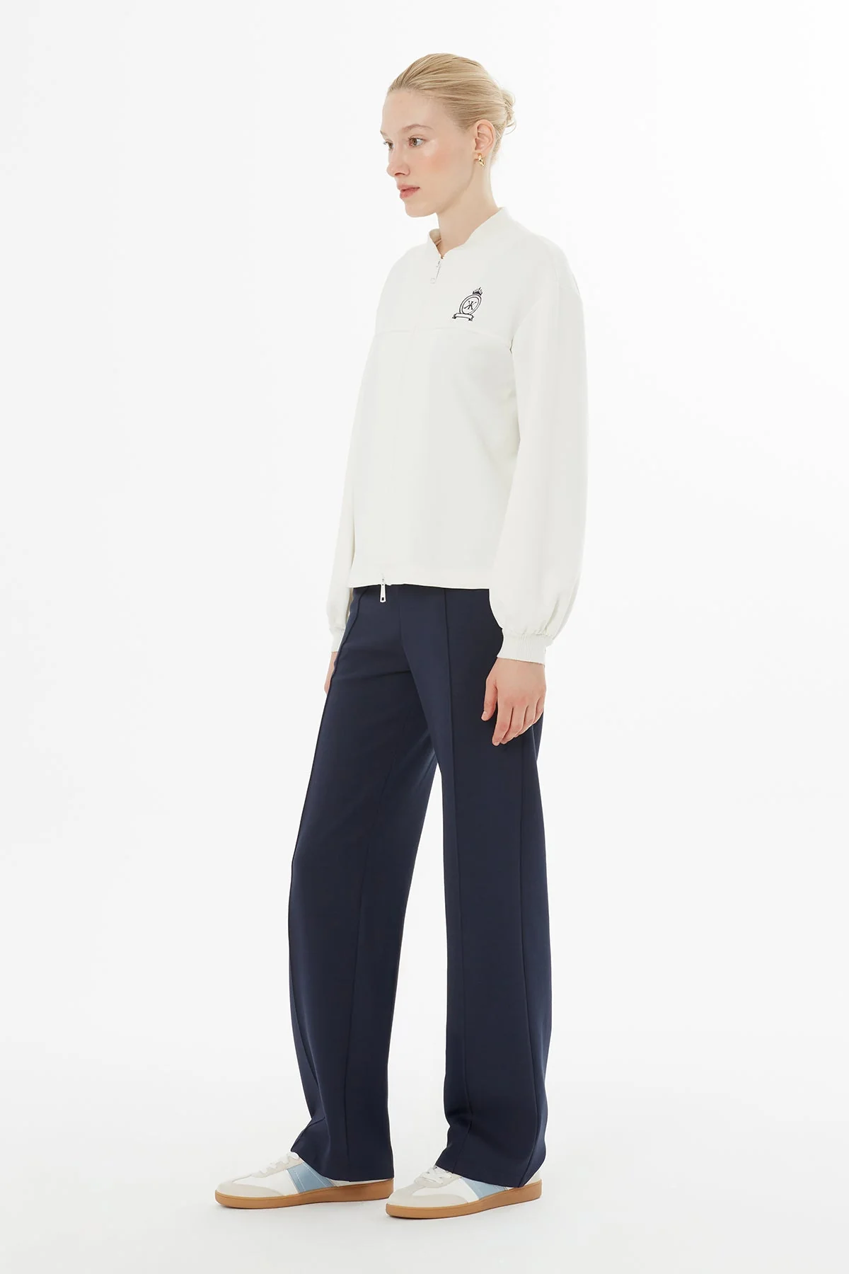 Ecru Tracksuit Set with Knit Collar - Image 4