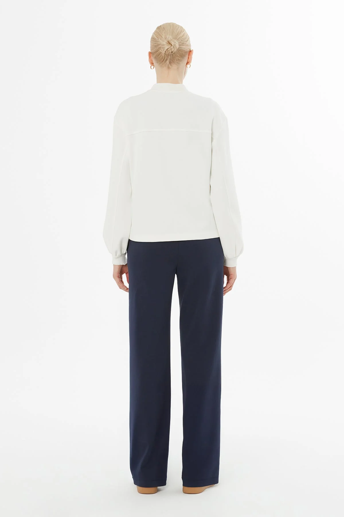 Ecru Tracksuit Set with Knit Collar - Image 5