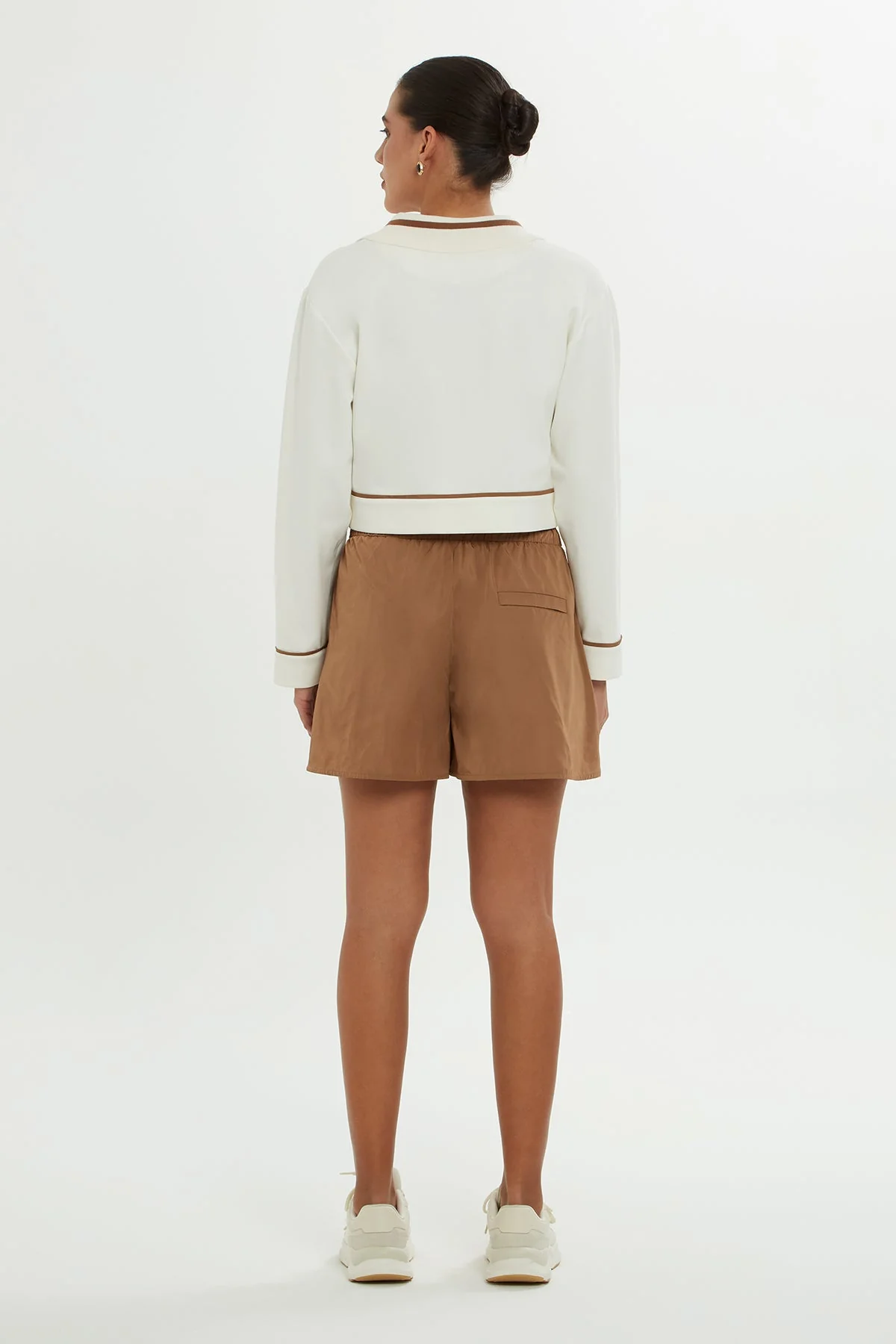 Ecru V-Neck Sweatshirt - Image 5