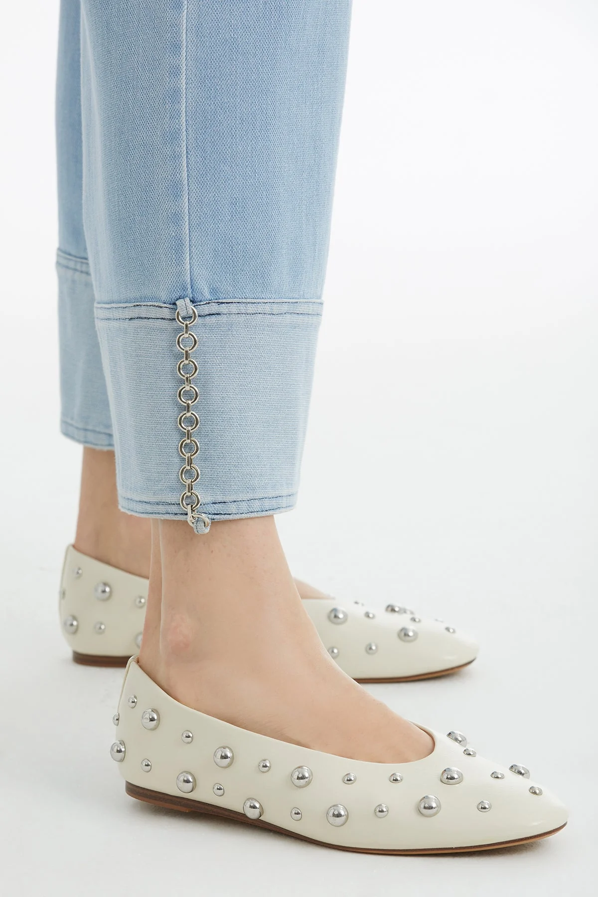 Embroidered Detail Jeans - Image 3