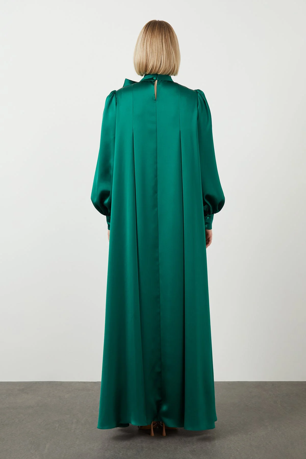Emerald Green Embroidered-Collar Bow-Detail Maxi Dress - Image 4