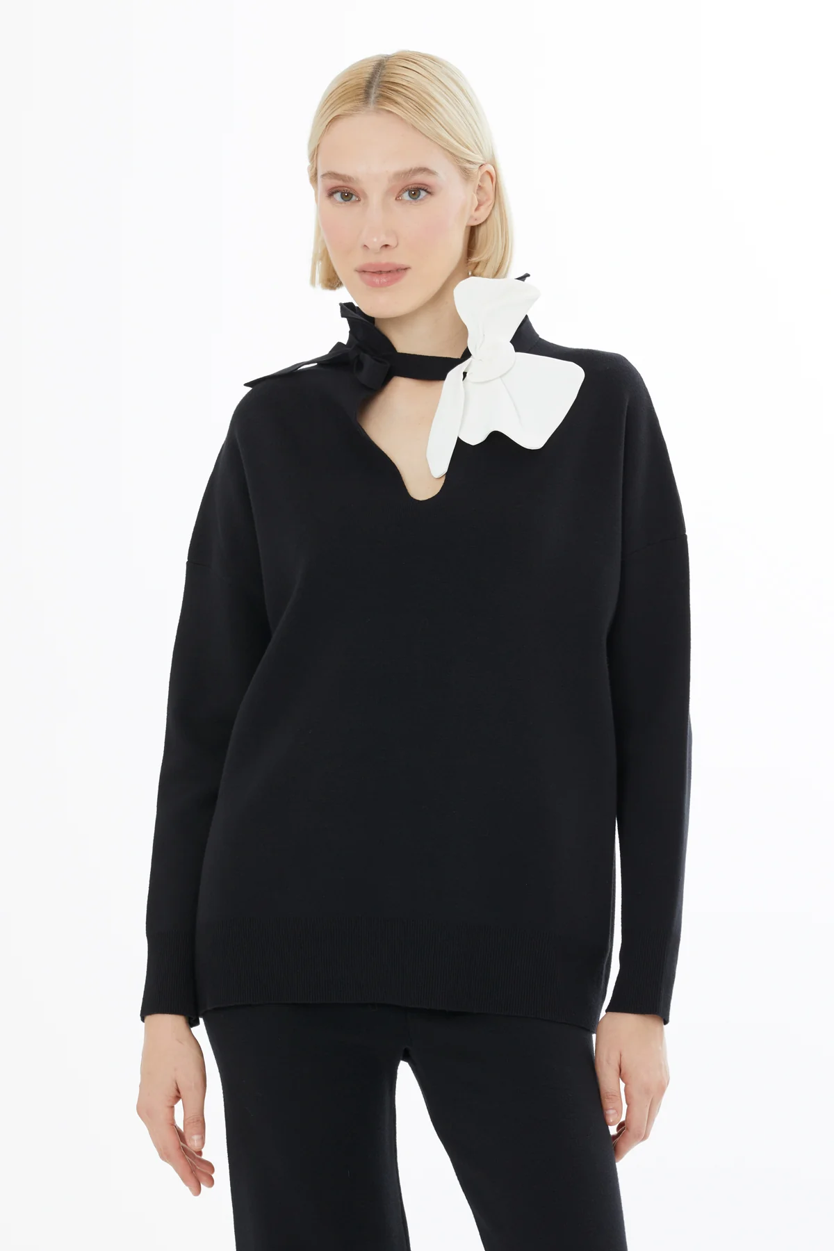 Floral Detail Long-Sleeve Knit Blouse in Black - Image 2