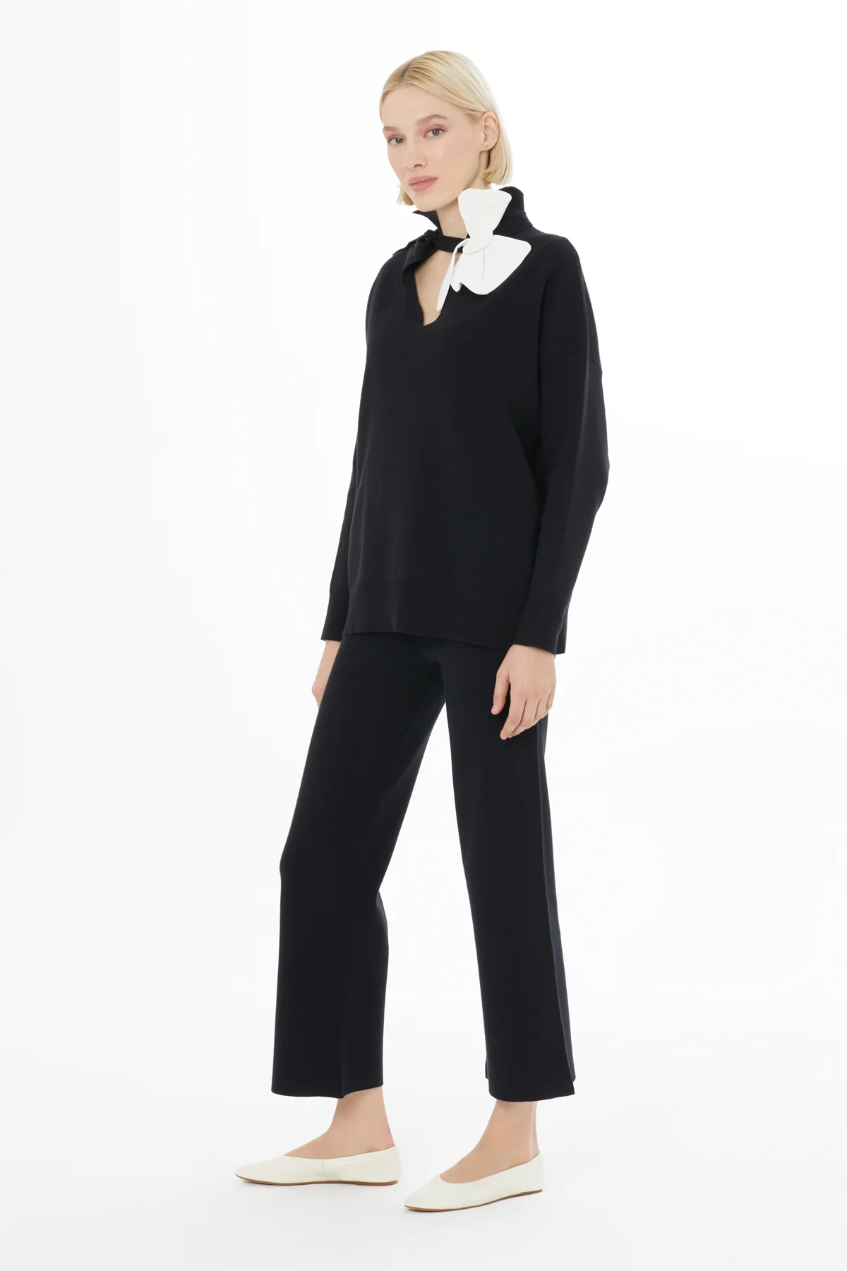 Floral Detail Long-Sleeve Knit Blouse in Black - Image 3