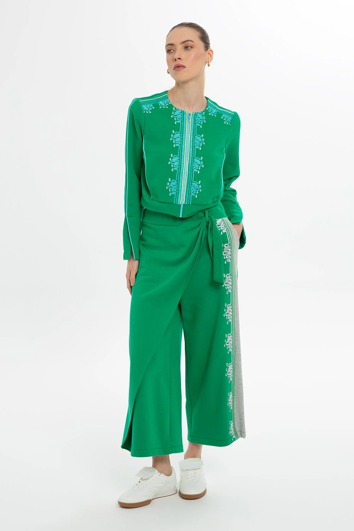 Green Embroidered Sweatshirt - Image 3