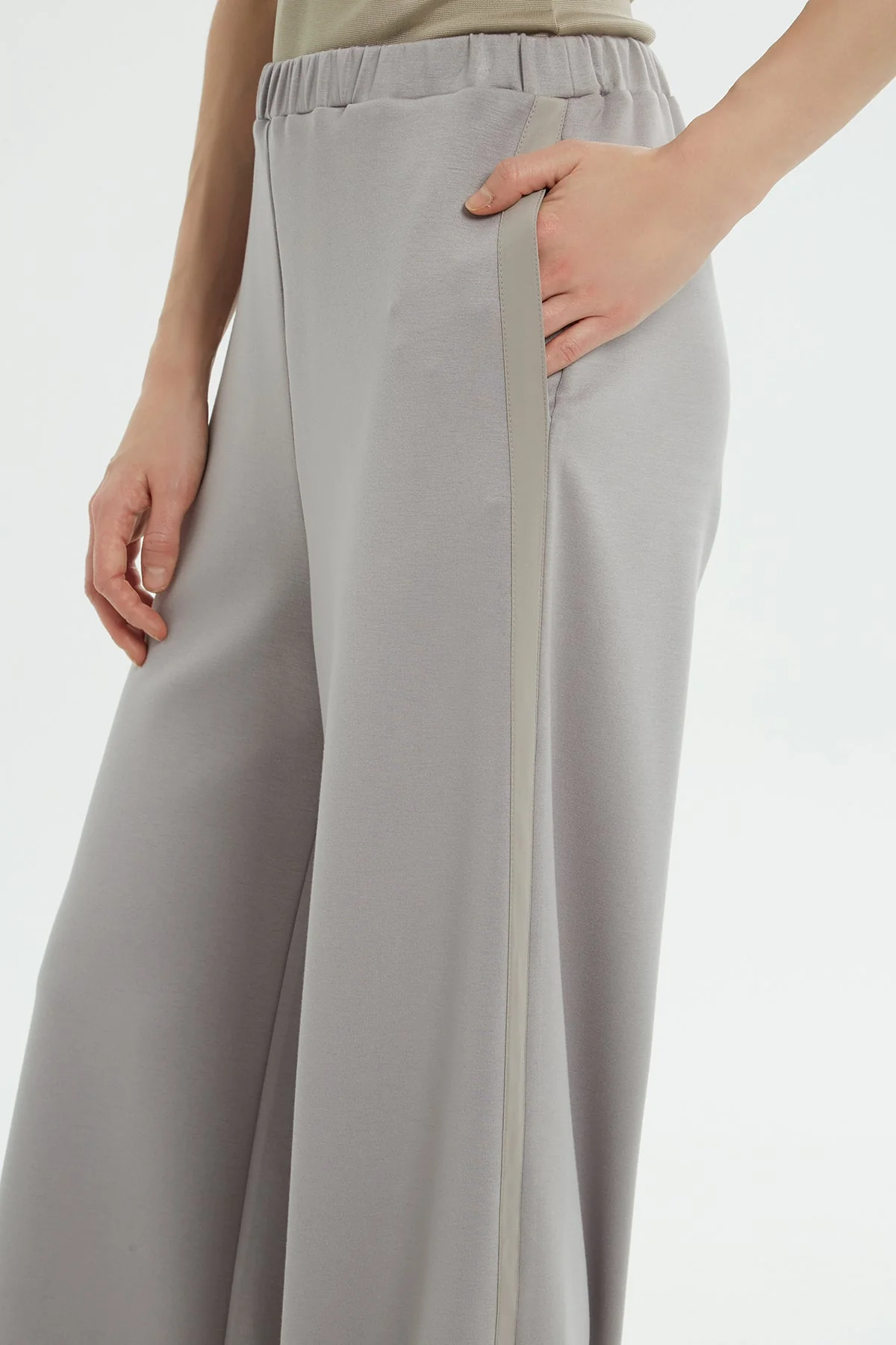 Grey High-Waist Wide-Leg Sweatpants - Image 3