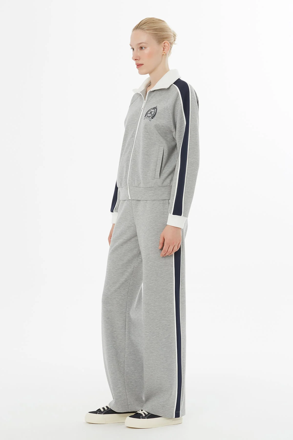 Grey Knitted-Collar Tracksuit Set - Image 2