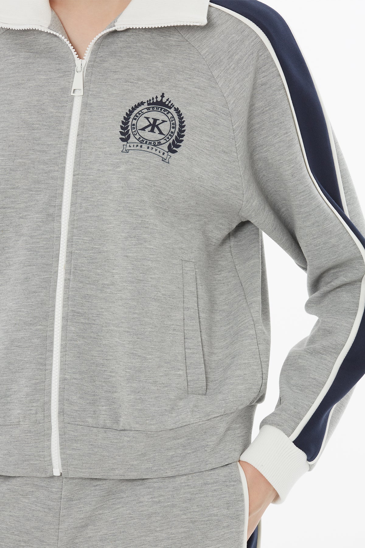 Grey Knitted-Collar Tracksuit Set - Image 3
