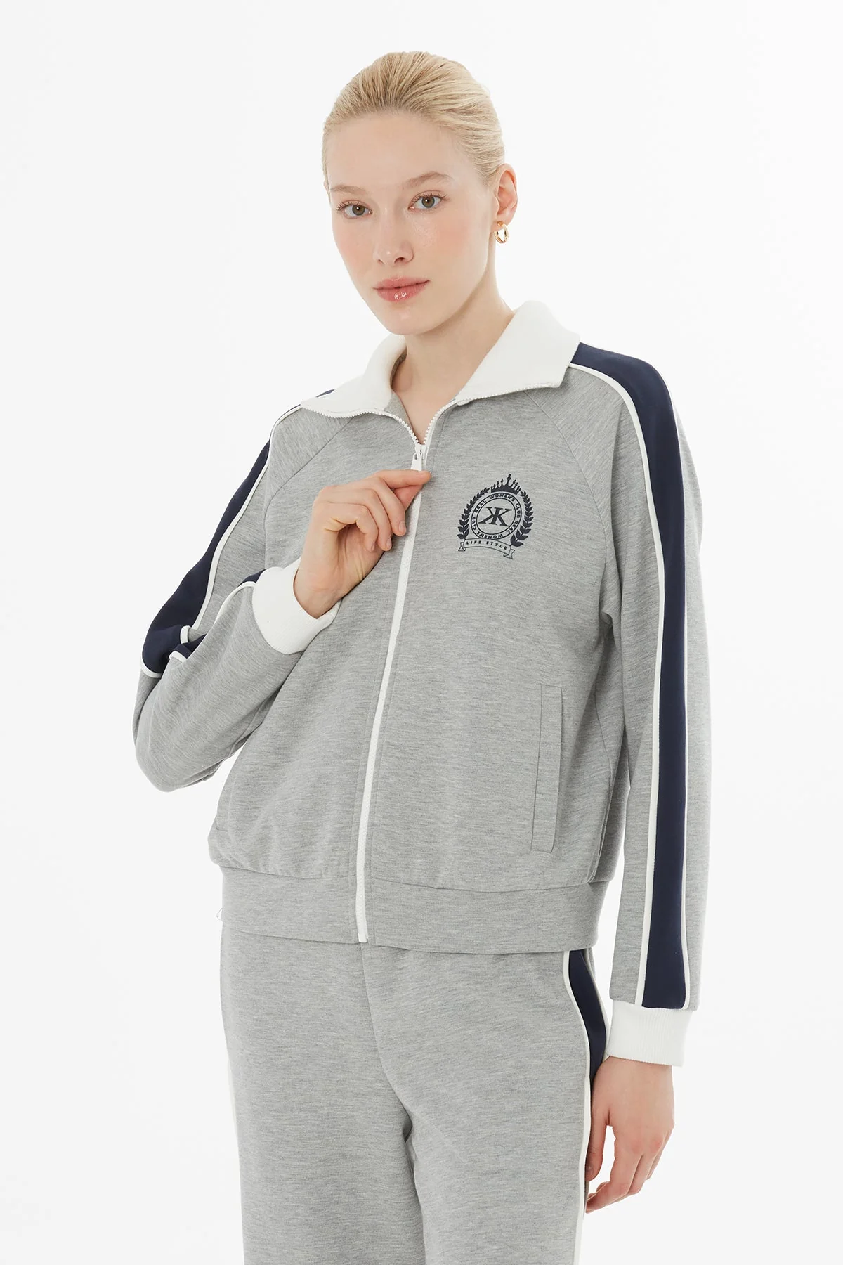 Grey Knitted-Collar Tracksuit Set - Image 4
