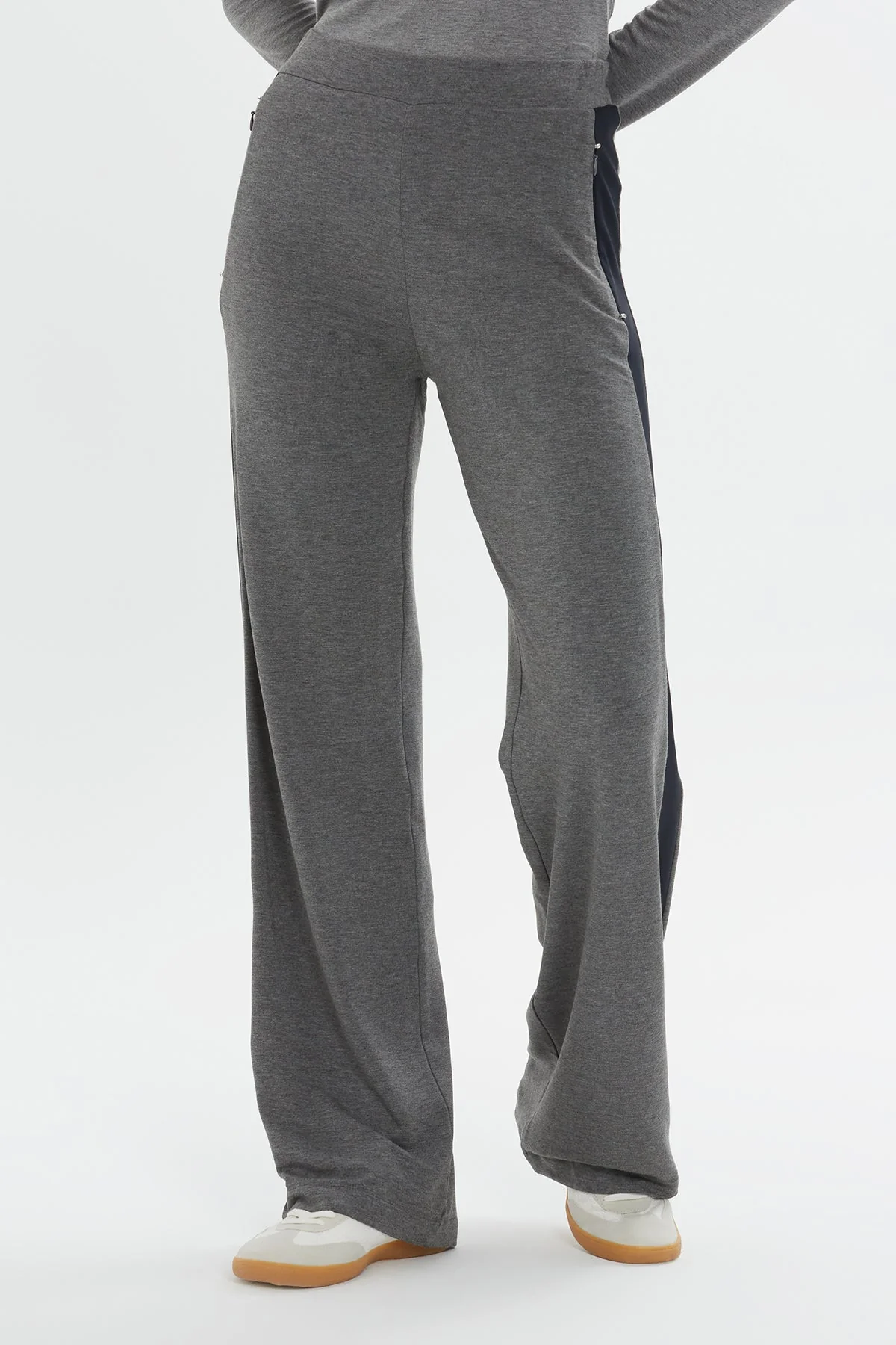 Grey Relaxed-Fit Sweatpants - Image 2